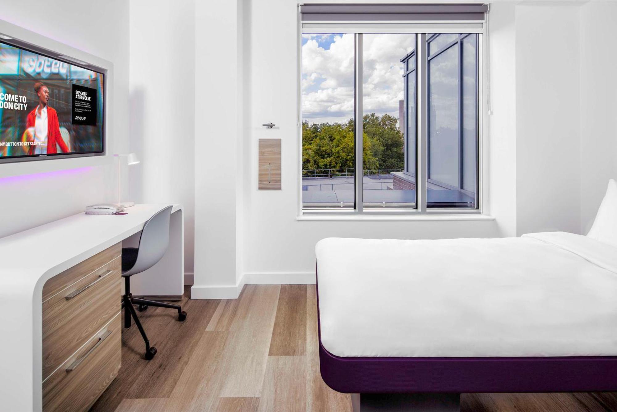 Hotel Yotel 4*