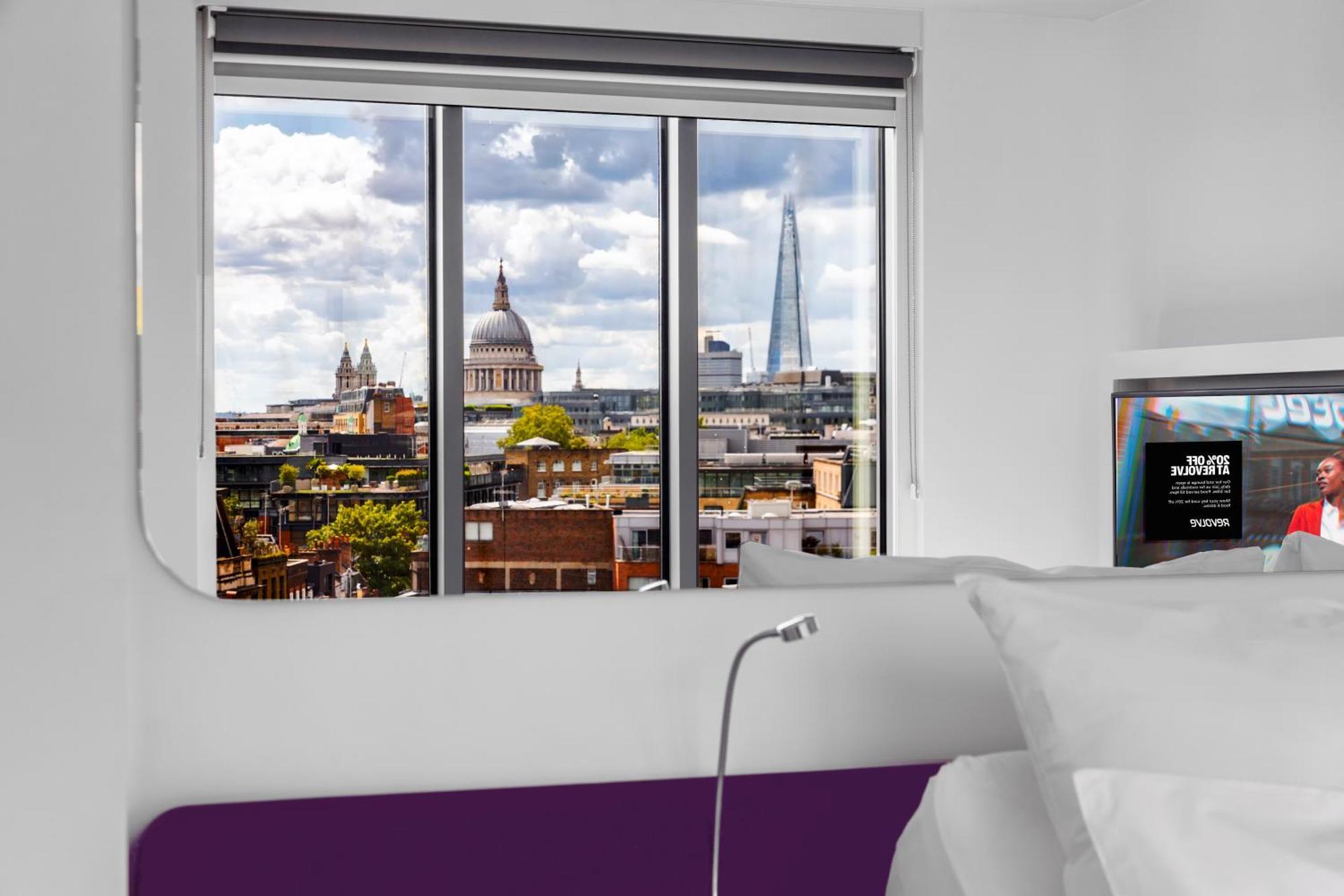 Yotel Hotel 4*