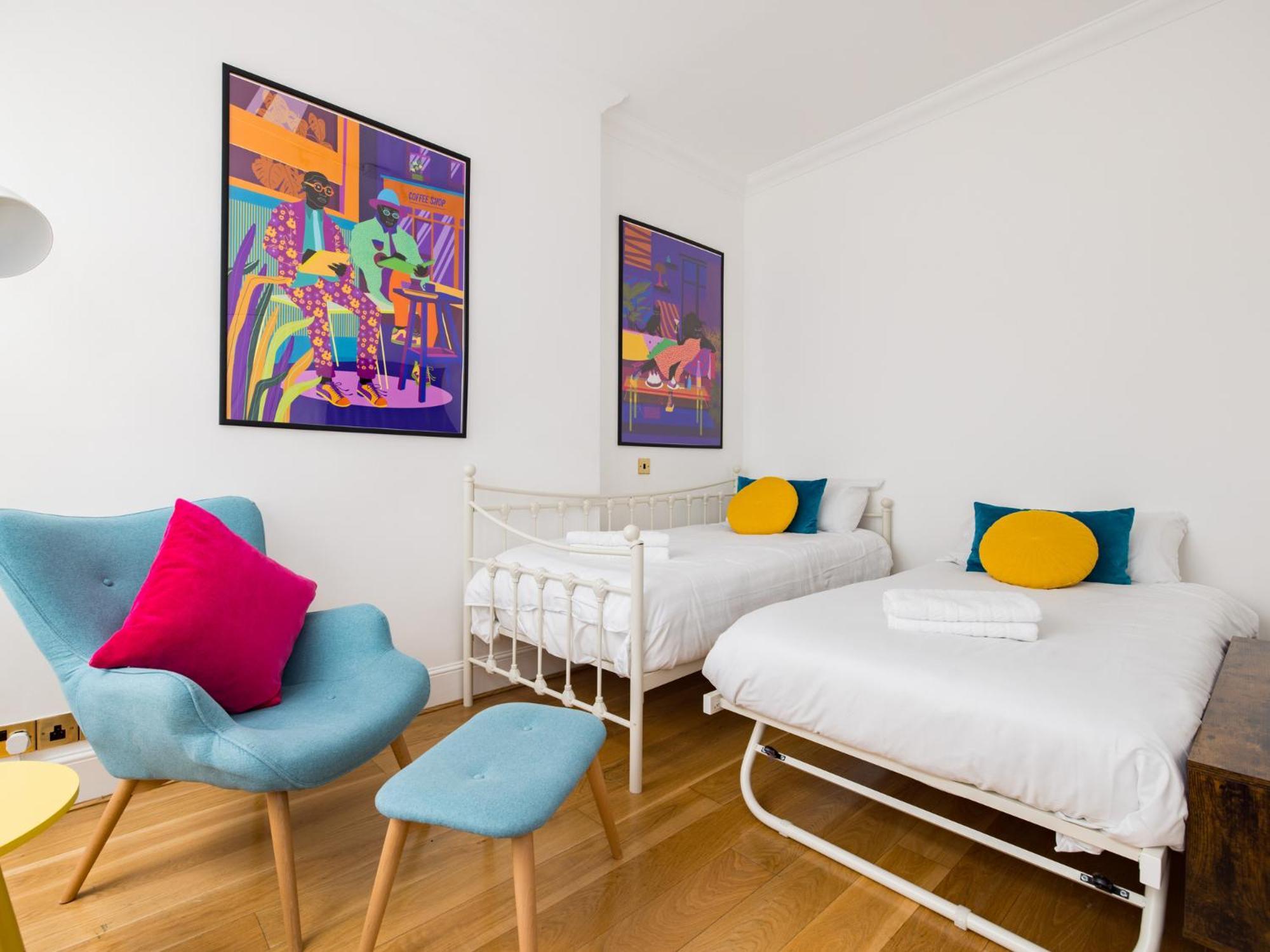 Holiday home Pass The Keys Stylish 3 Bedroom House In A Quiet Mews By Tube London