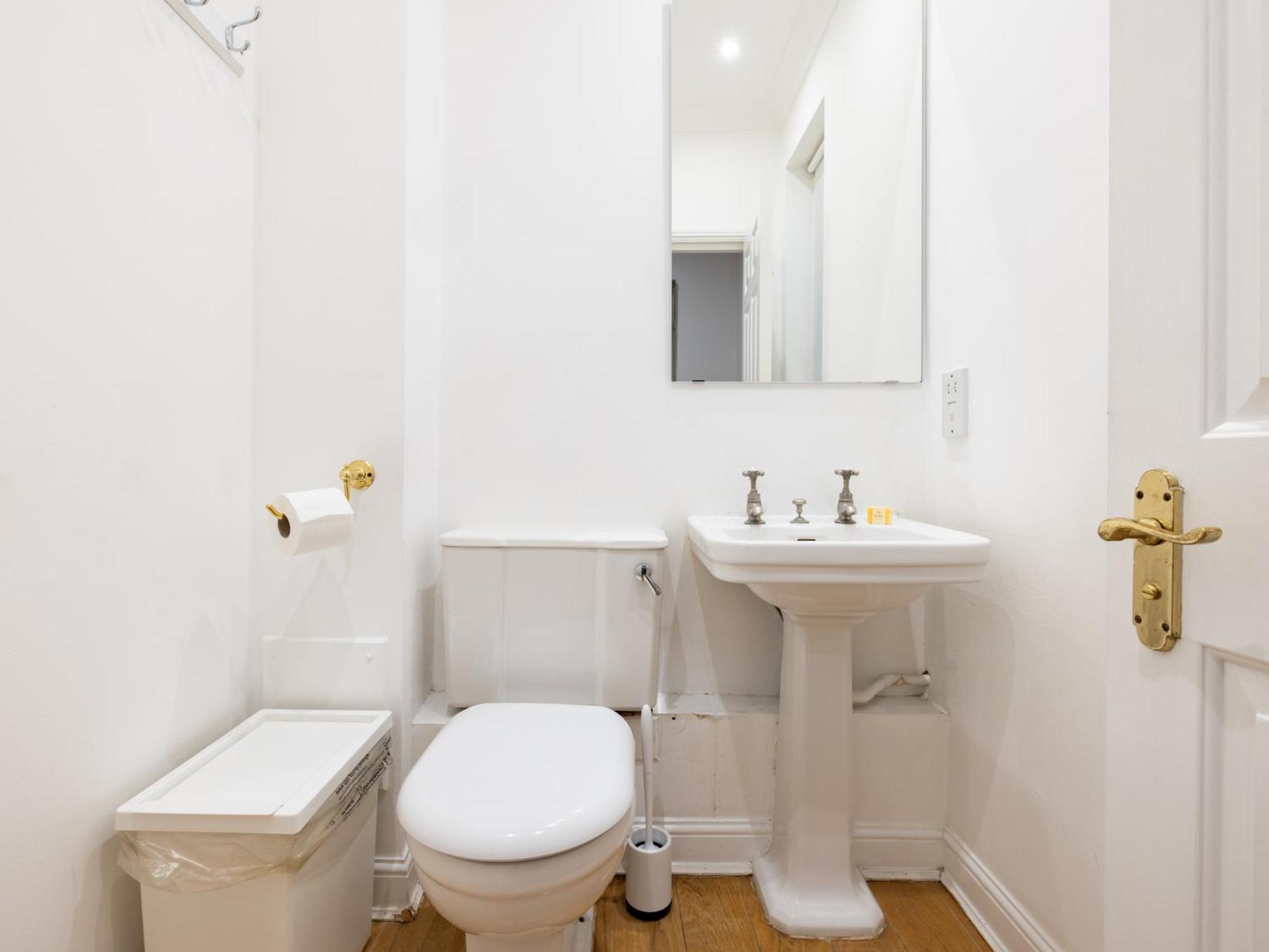 Holiday home Pass The Keys Stylish 3 Bedroom House In A Quiet Mews By Tube *