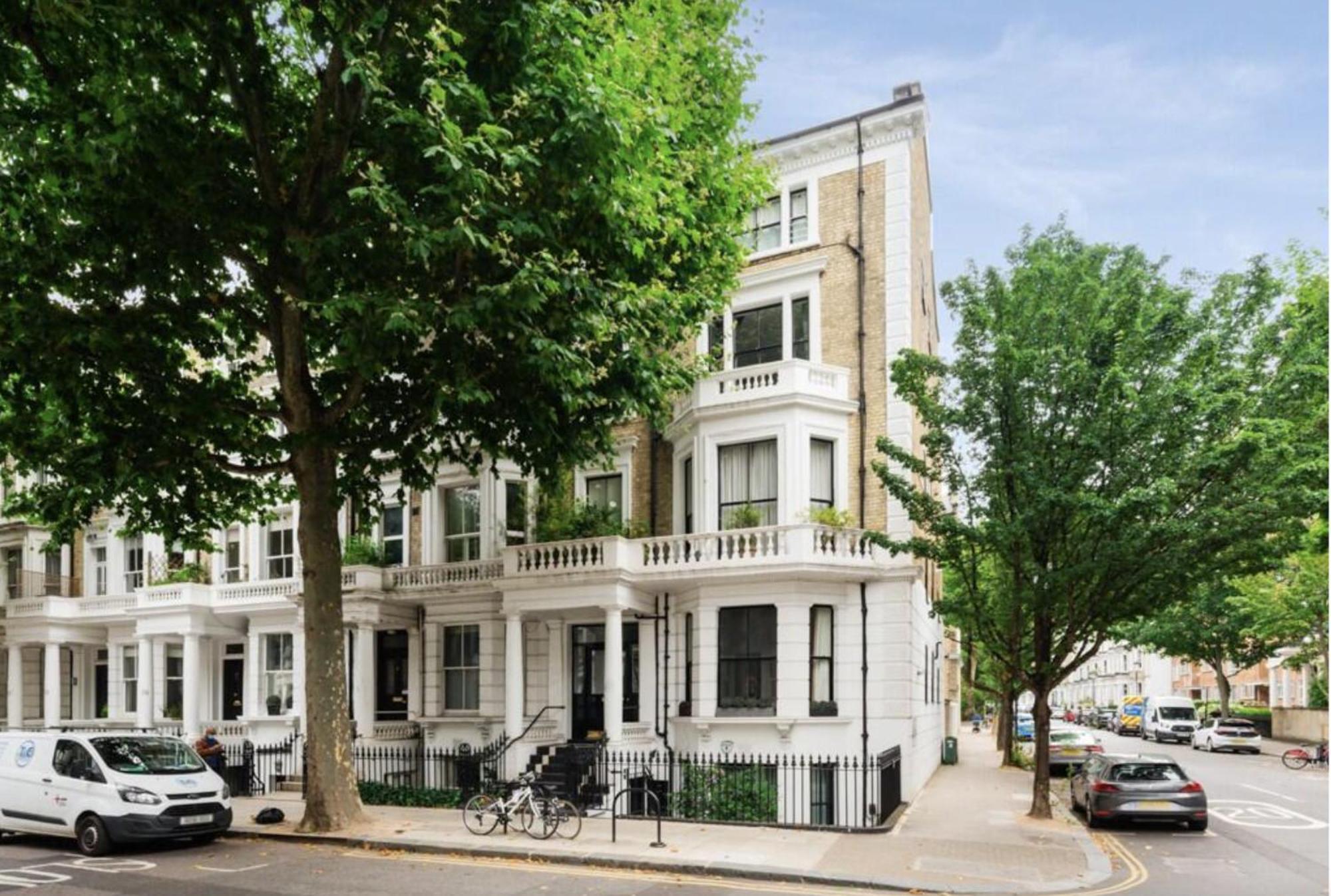 Beautiful 2-bed, 2 Bathrooms Flat In Zone 1, - Just Minutes Walk To High Street Kensington, Earls Court, Hyde Park * London