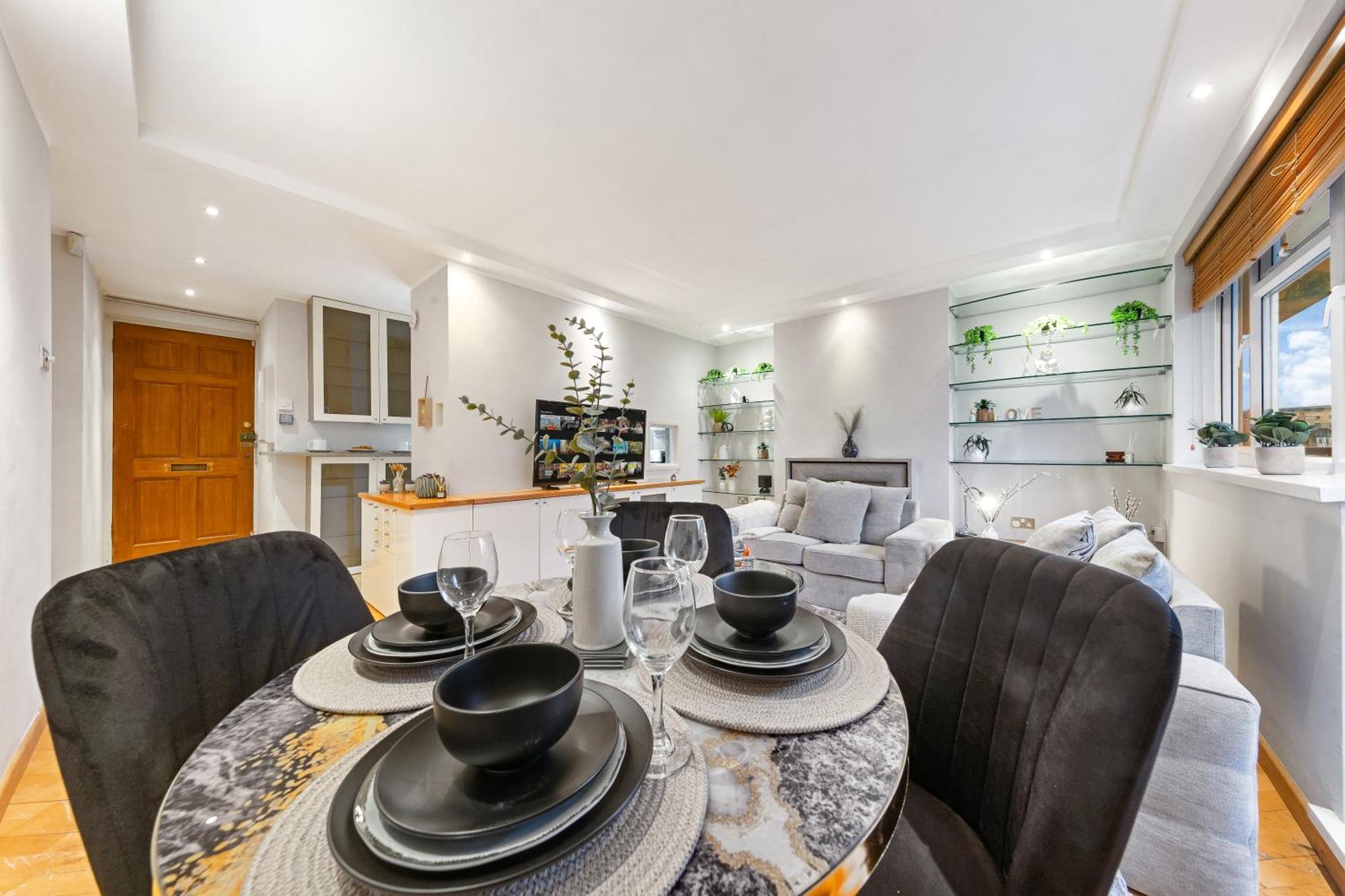 Lägenhet Elegant Retreat - Sleeps 6 - Close To Putney & Stamford Bridge *