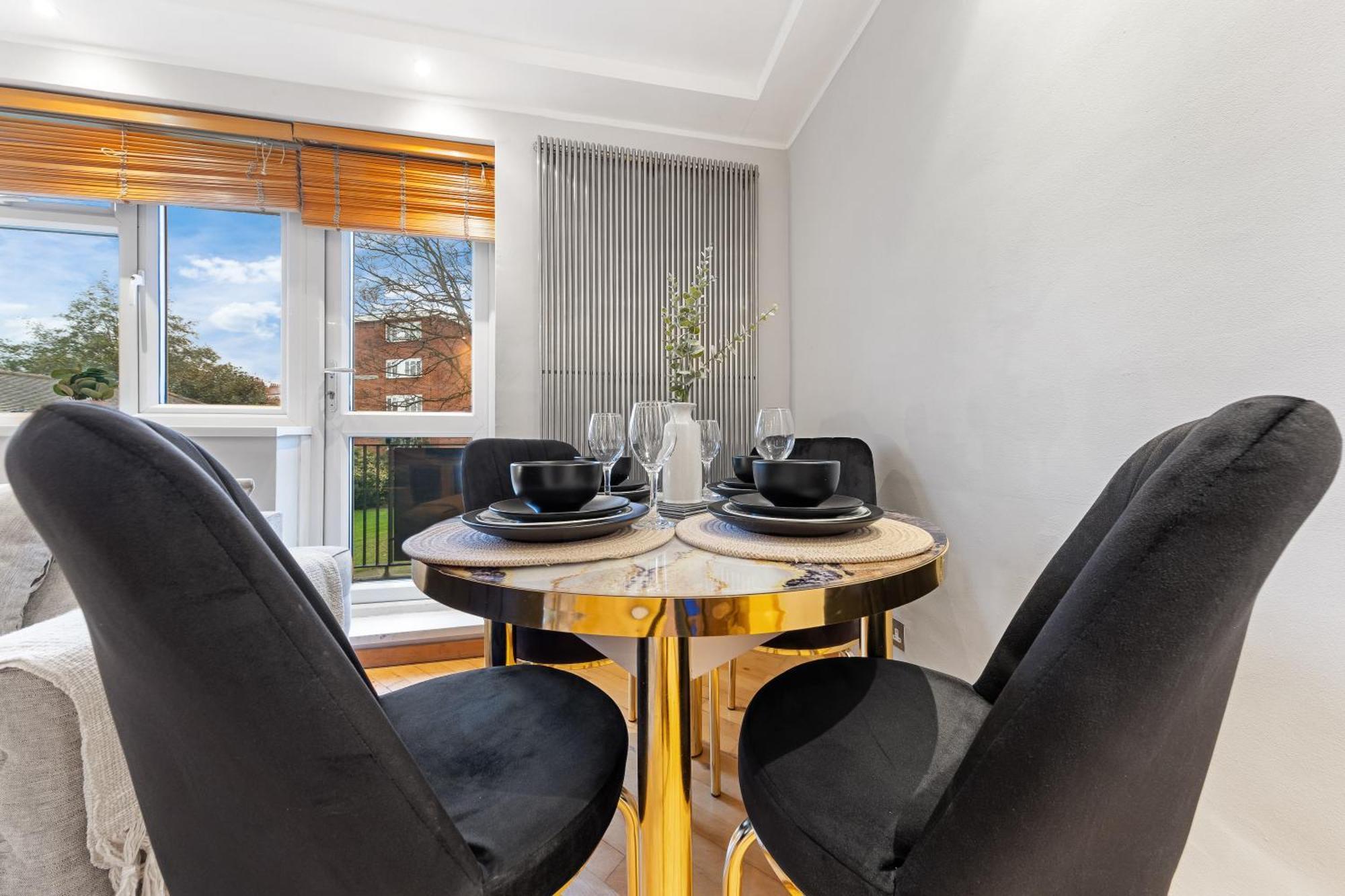 Lägenhet Elegant Retreat - Sleeps 6 - Close To Putney & Stamford Bridge *