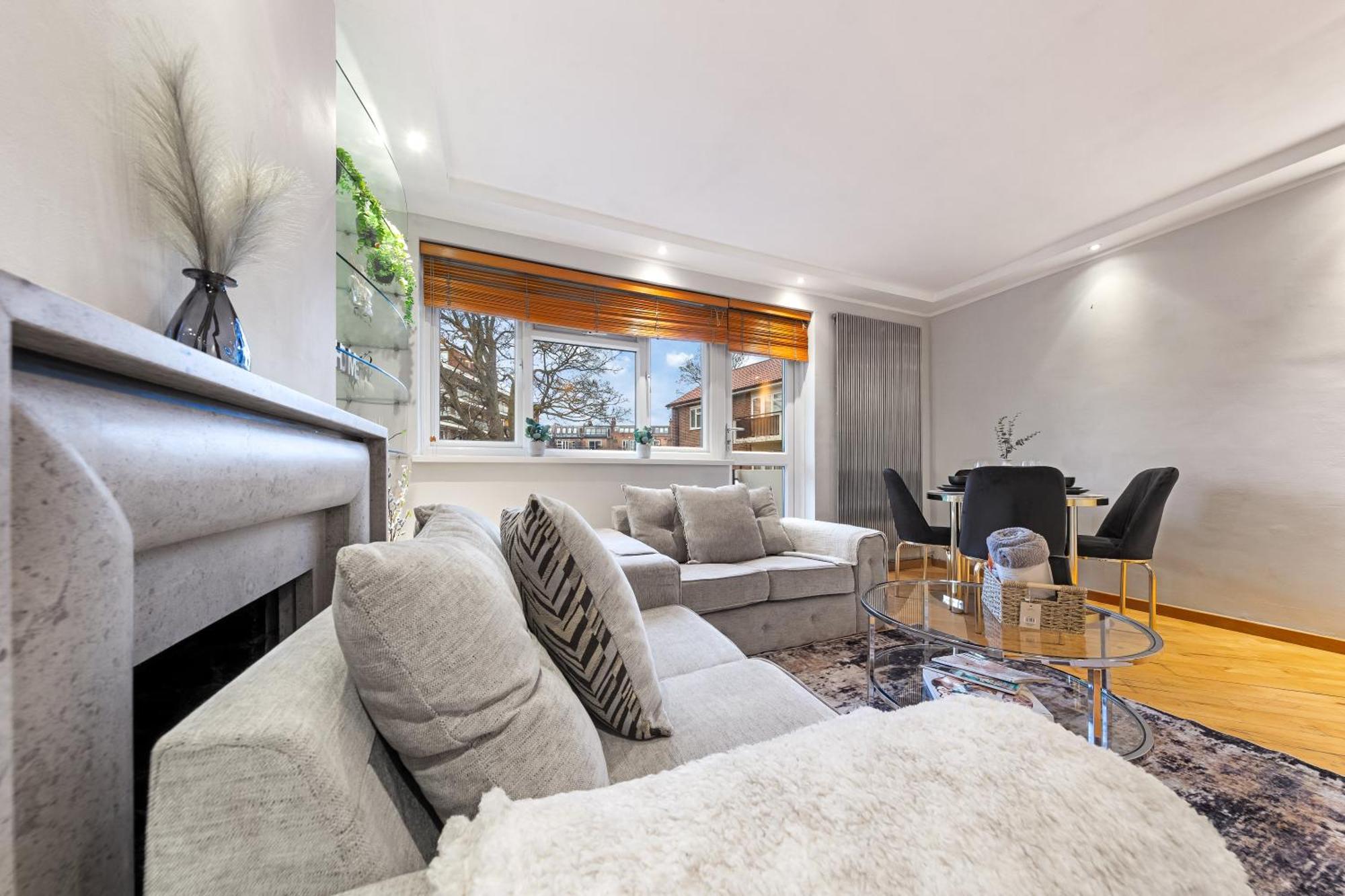 Elegant Retreat - Sleeps 6 - Close To Putney & Stamford Bridge Lägenhet *