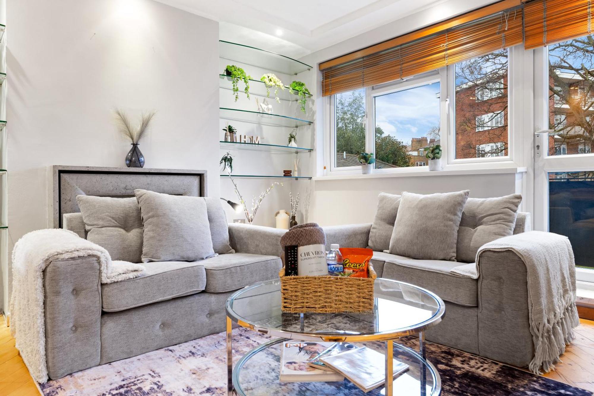 Elegant Retreat - Sleeps 6 - Close To Putney & Stamford Bridge Lägenhet London