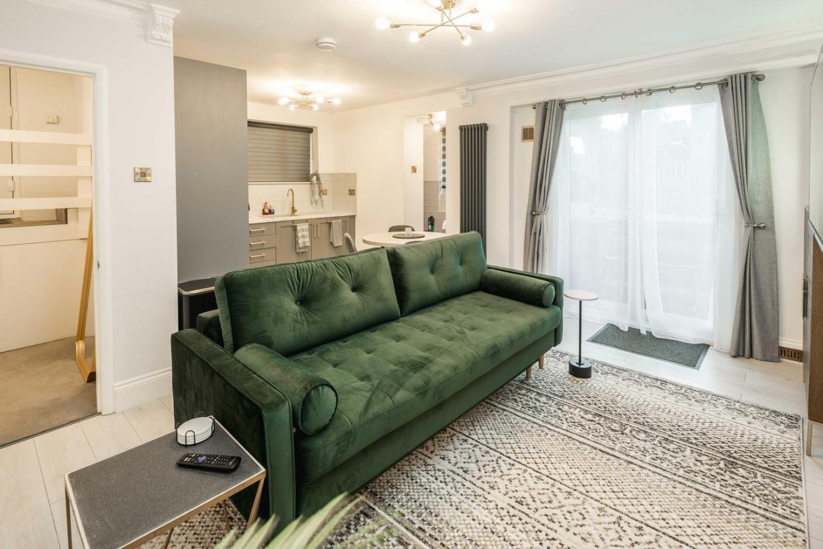 Holiday home Spacious 1br Flat In Wanstead: Garden & Comfort