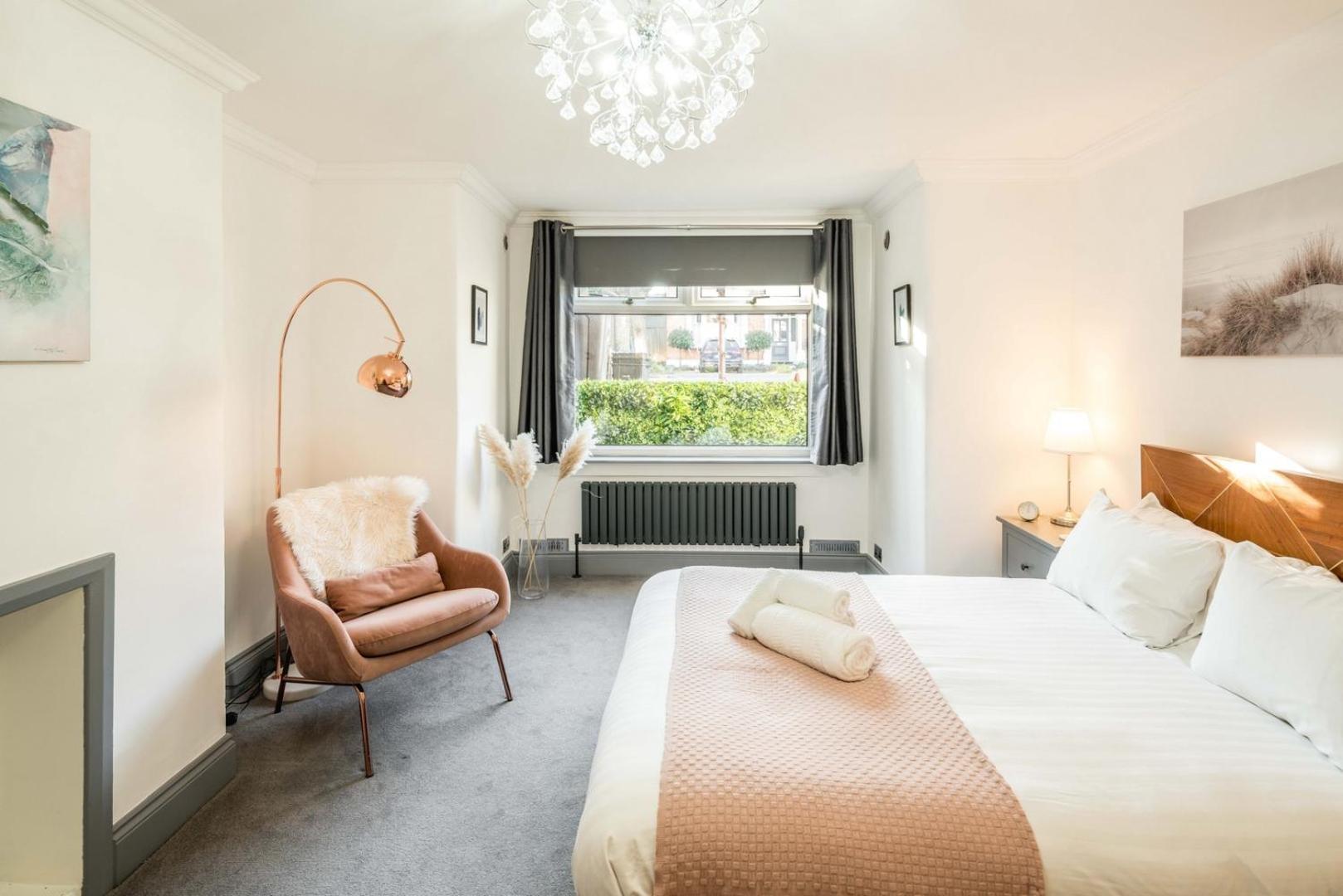 Spacious 1br Flat In Wanstead: Garden & Comfort Holiday home *