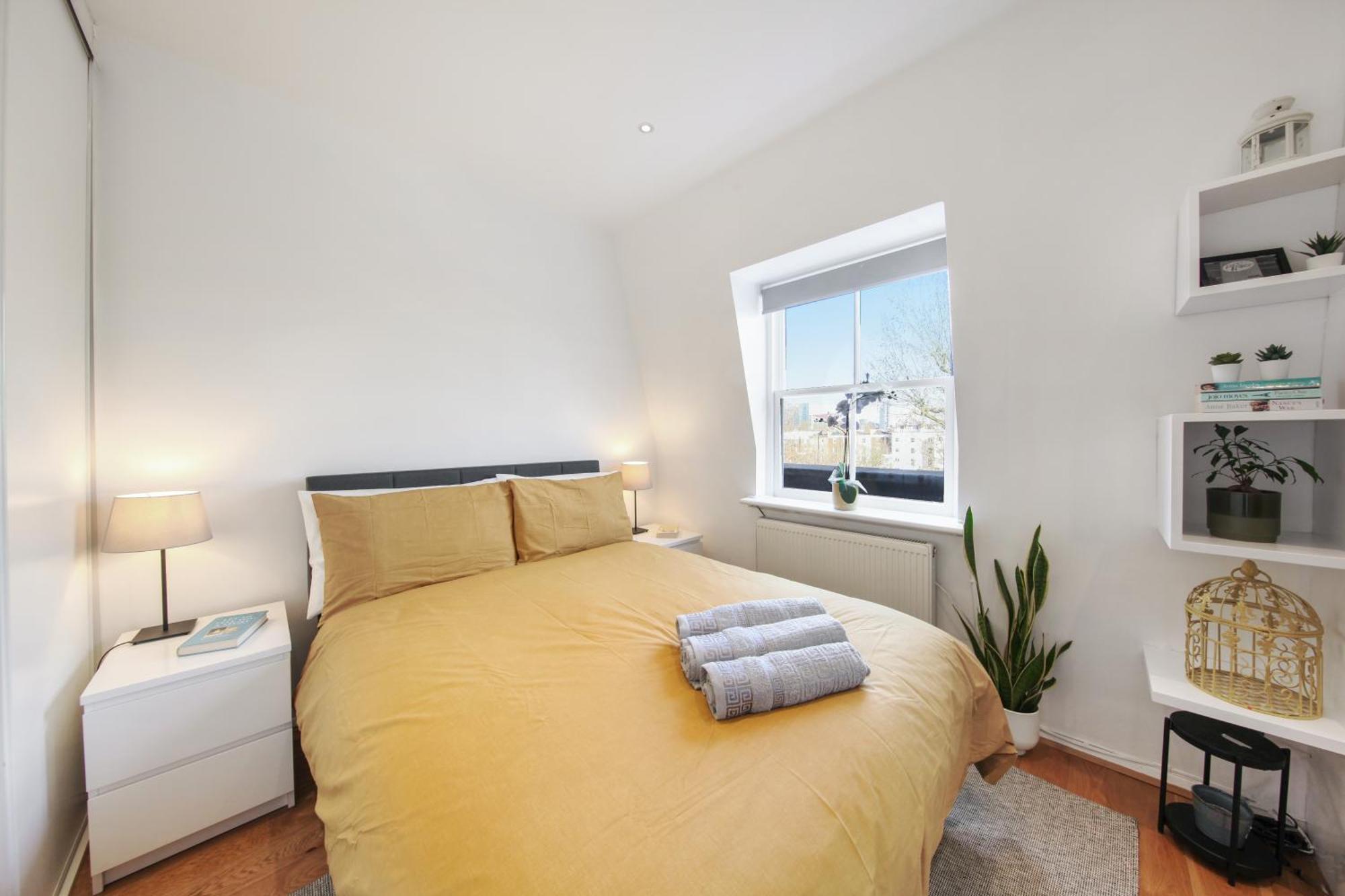 Chic 2br Loft-style In Queensway Appartement Londen
