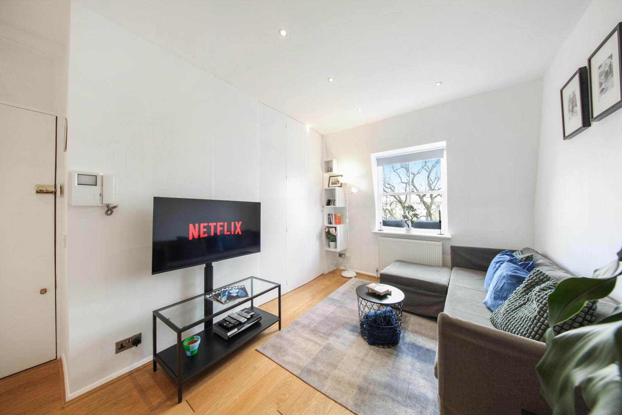 Chic 2br Loft-style In Queensway * Londen