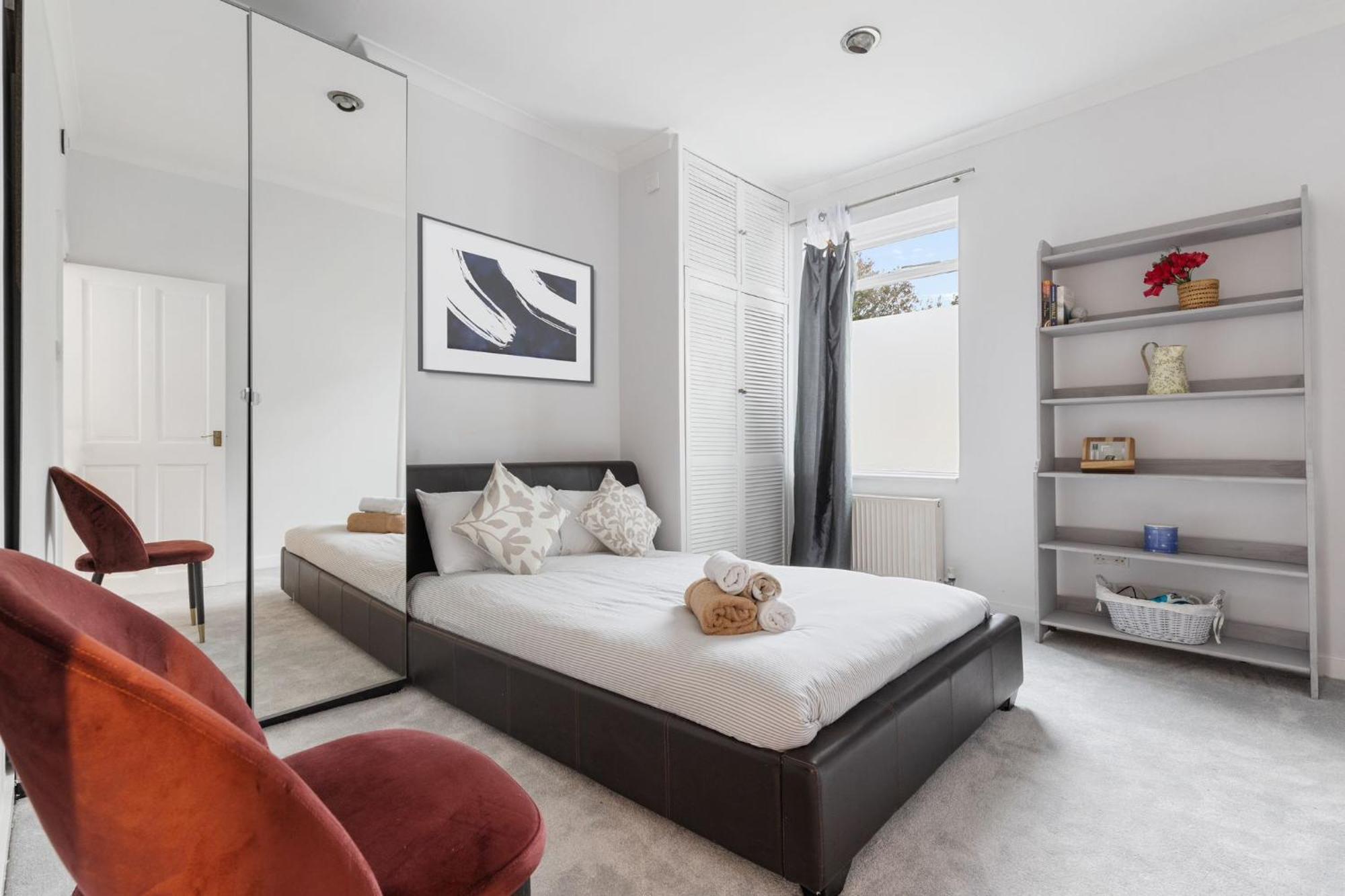 Cosy 1-bed Flat For 4 Ppl W Parking Leilighet London