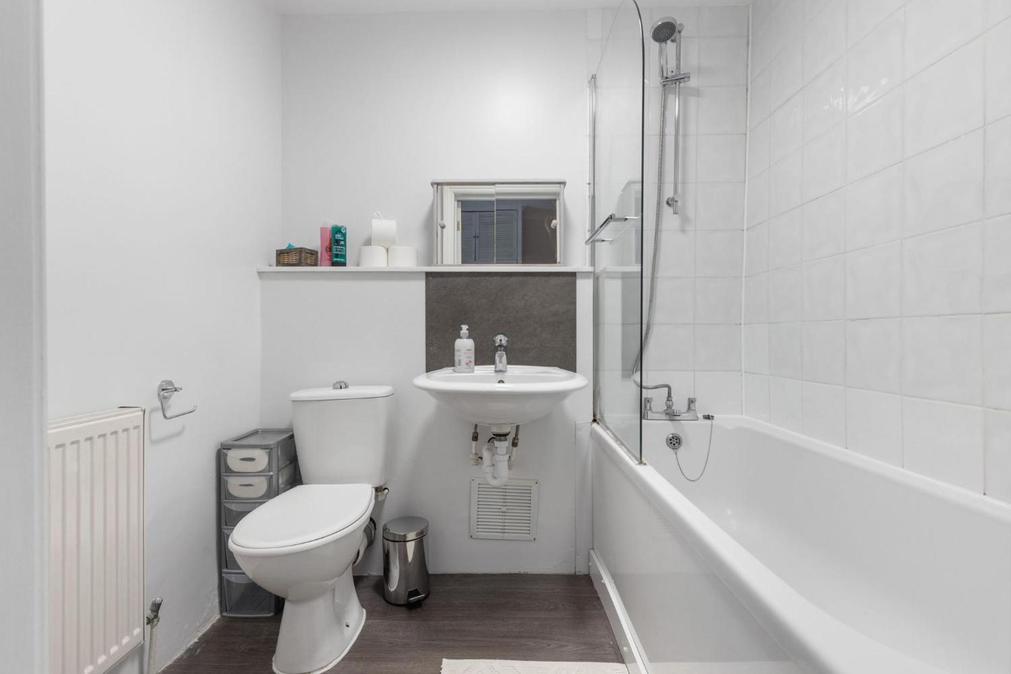 Leilighet Cosy 1-bed Flat For 4 Ppl W Parking