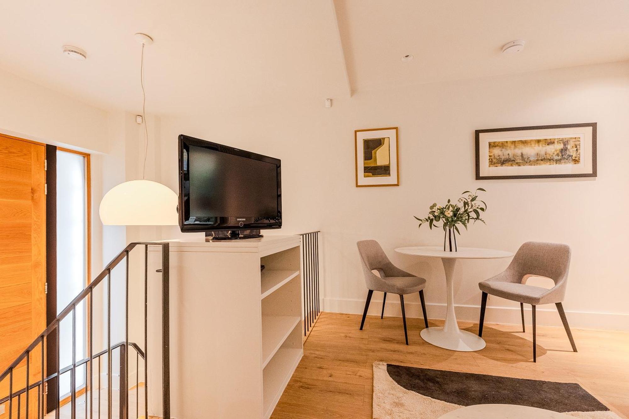 Lägenhet Stylish 1br Duplex, 3 Minutes Blackfriars Station *