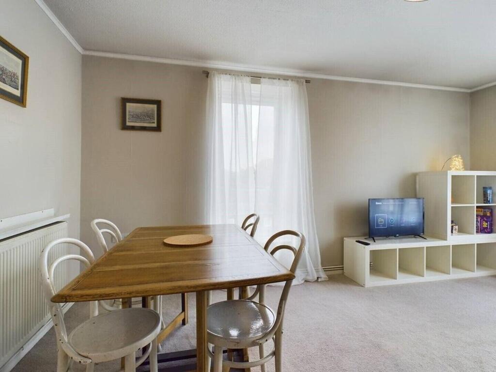 Cozy 1br Flat Walk From Fields Sleeps 2 Pass The Keys Lejlighed *
