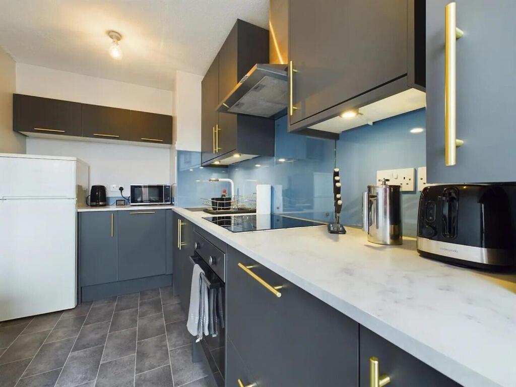 Cozy 1br Flat Walk From Fields Sleeps 2 Pass The Keys Lejlighed