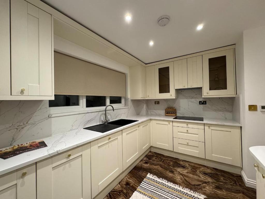 Spacious Flat Close To Wembley Stadium Appartement