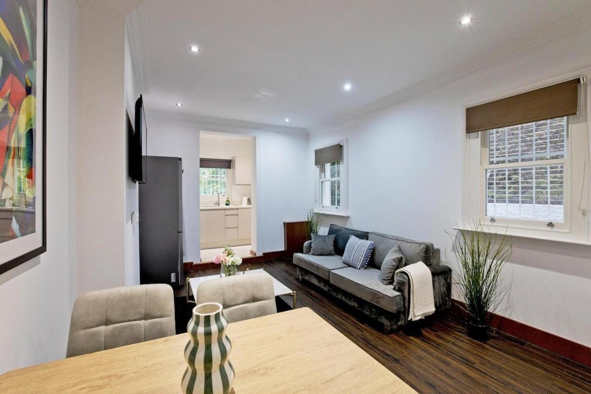 Charming 2-bed Holland Prk Rd Lägenhet