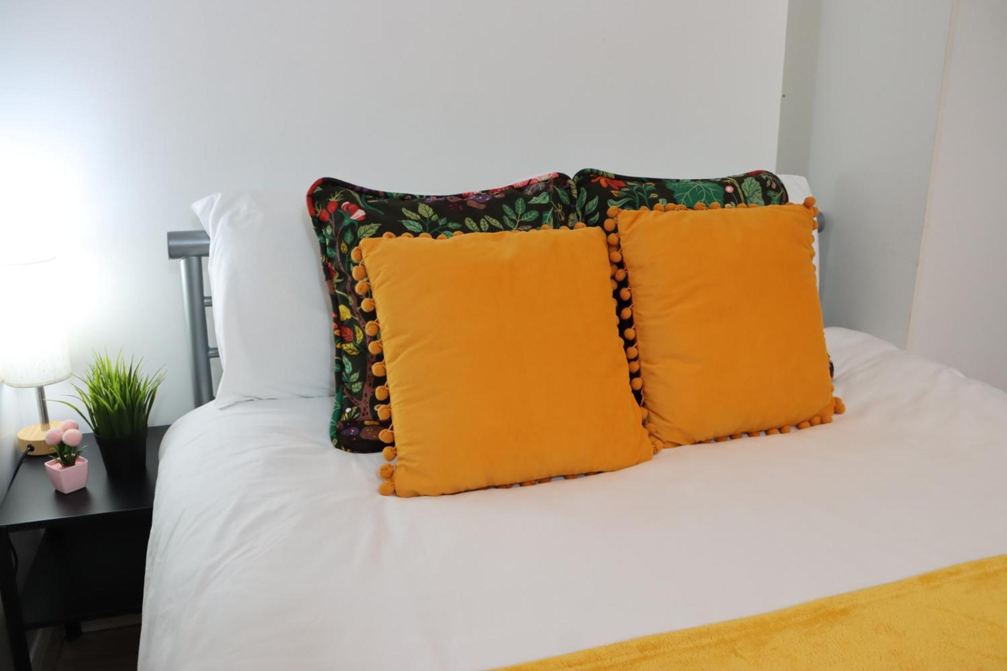 Lejlighed Stylish - Private Bathroom, 15mins To London!