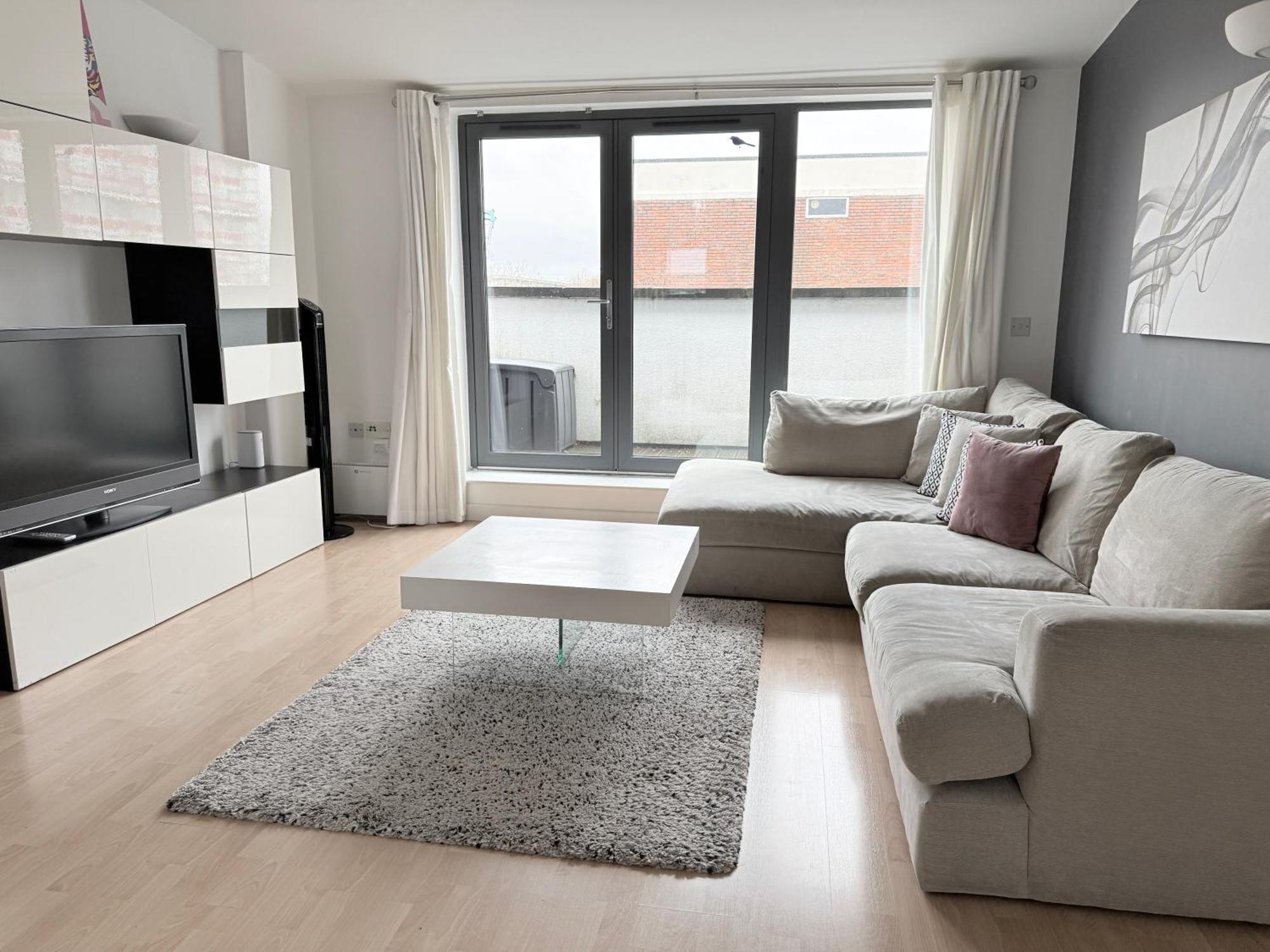 Apartment Spacious 2 Bedroom Flat, Near Kings Cross, Location *