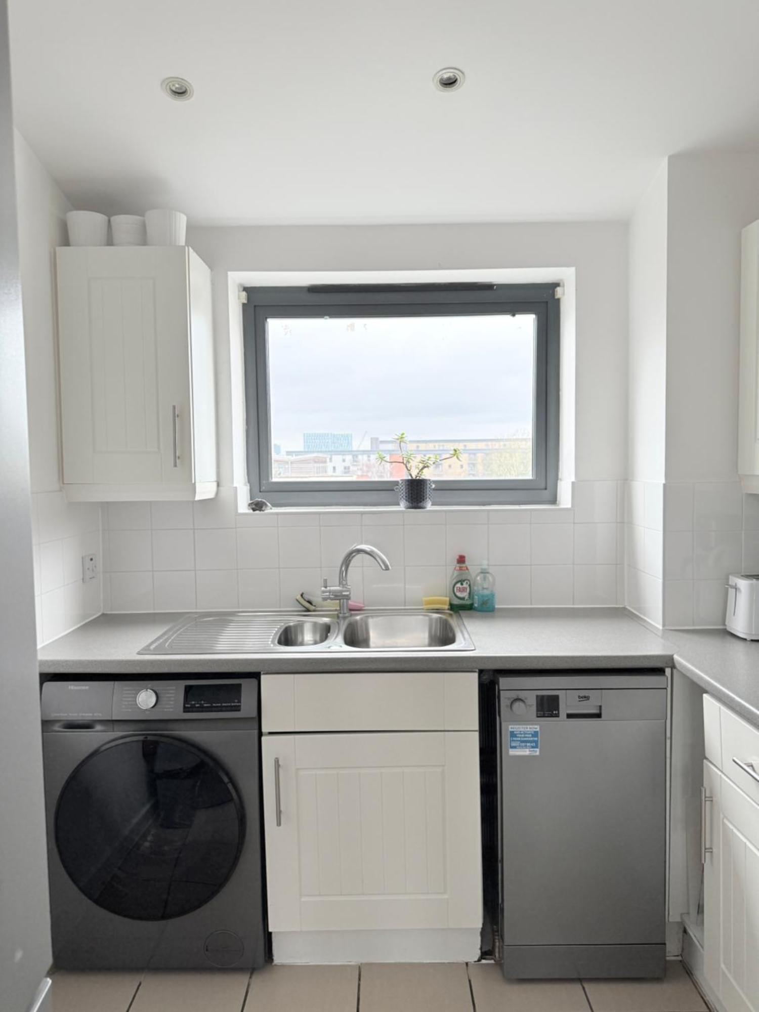 Spacious 2 Bedroom Flat, Near Kings Cross, Location Apartment *