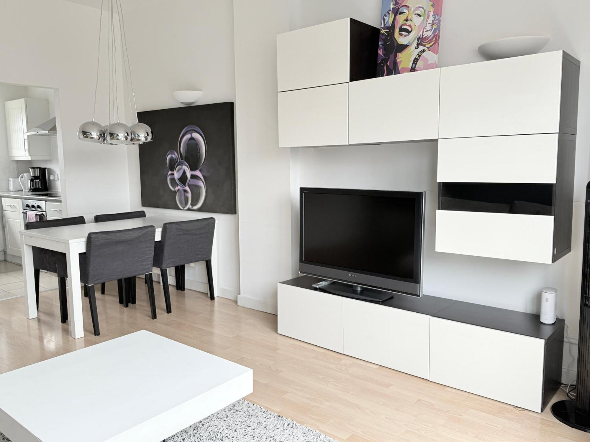 Spacious 2 Bedroom Flat, Near Kings Cross, Location * London
