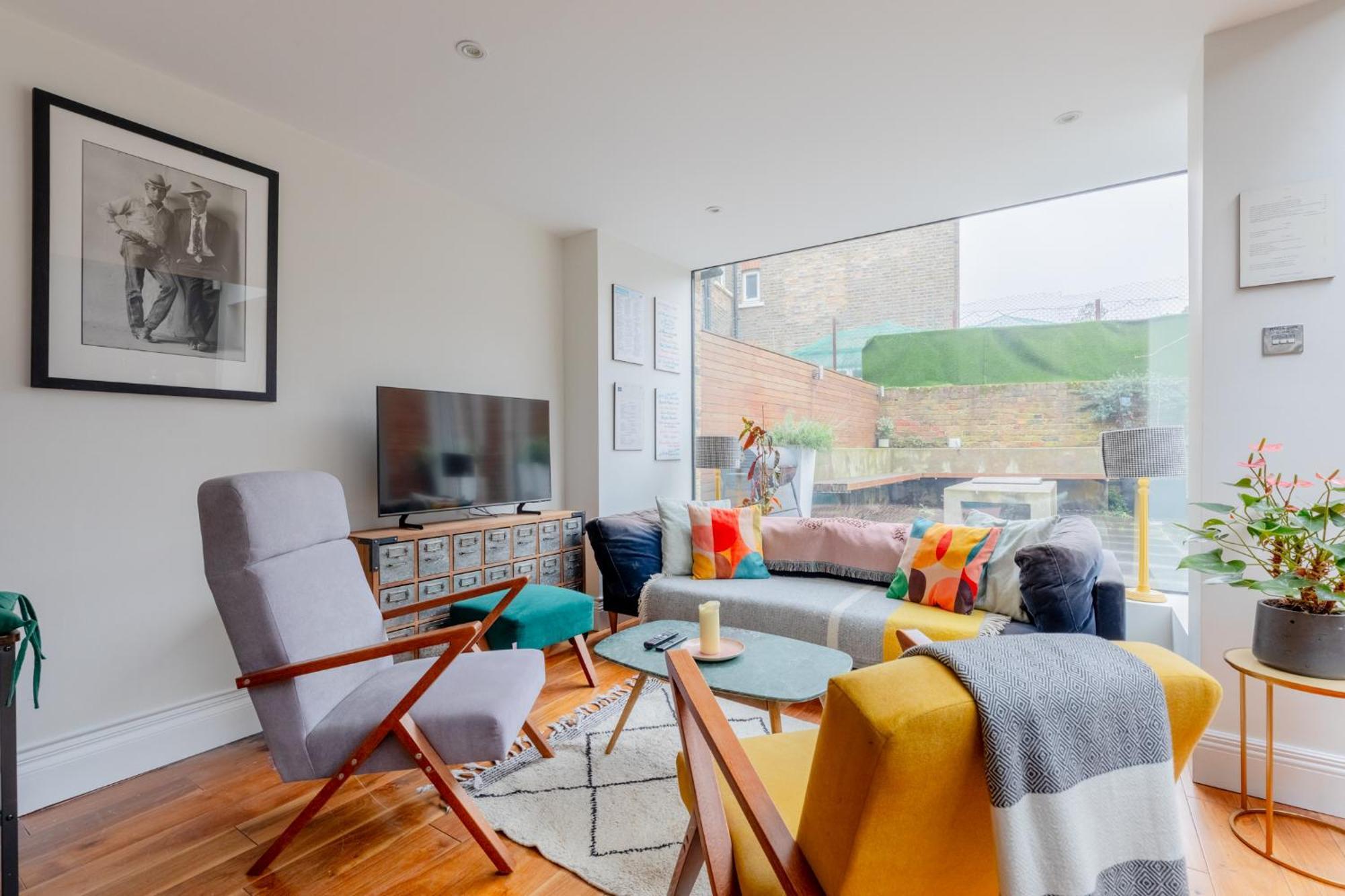 Period-chic 2bd Flat With Private Patio Apartment London
