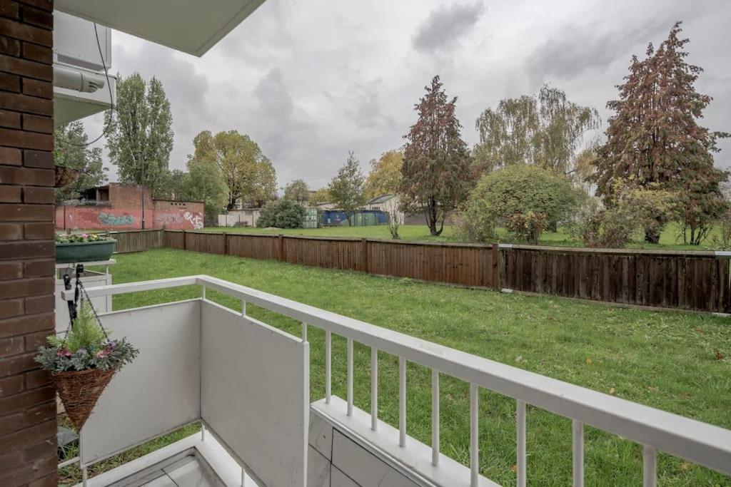 Appartement Lovely 2-bedroom With Balcony And Park View *
