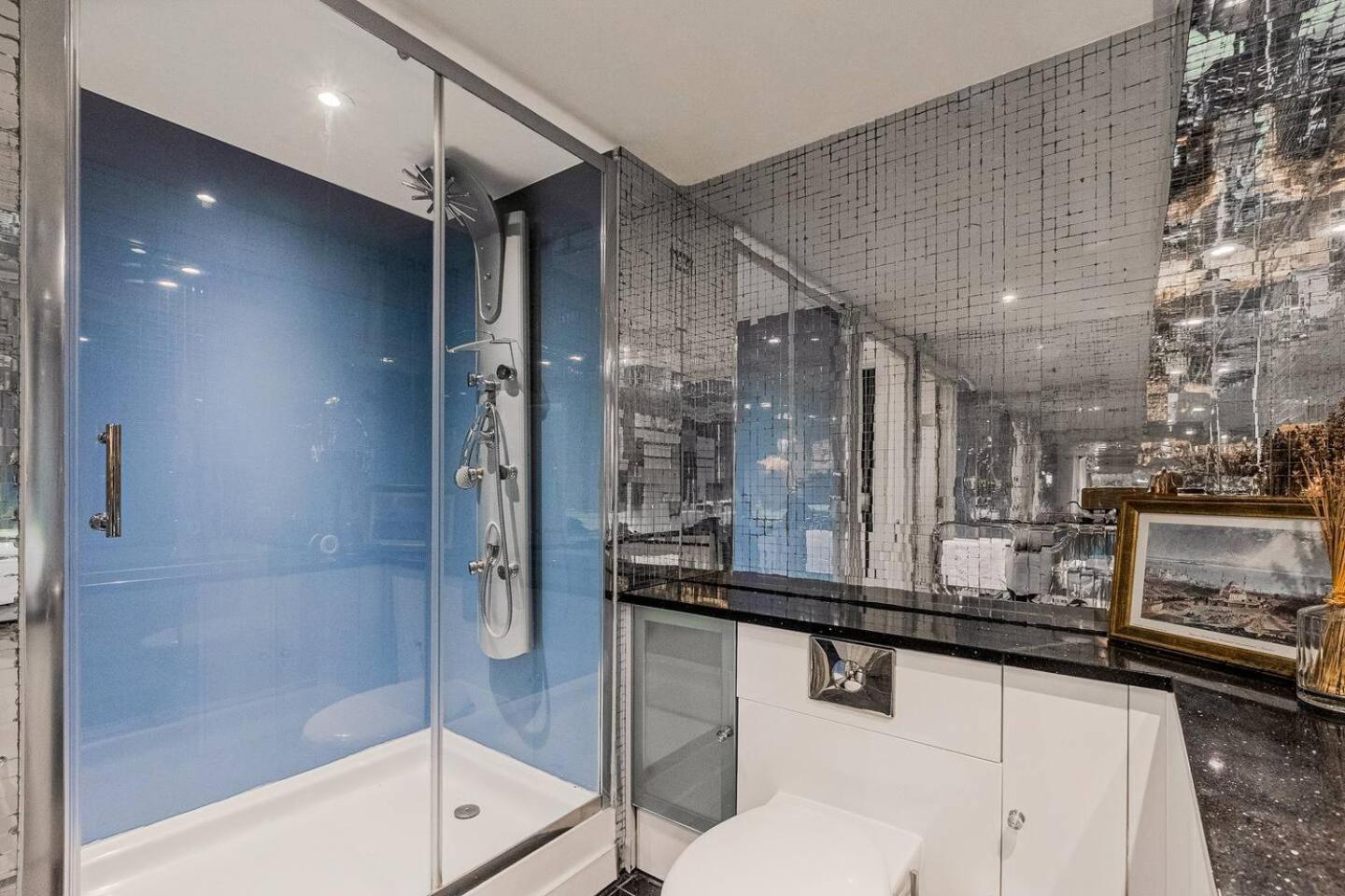 Canary Wharf Riverside Penthouse *