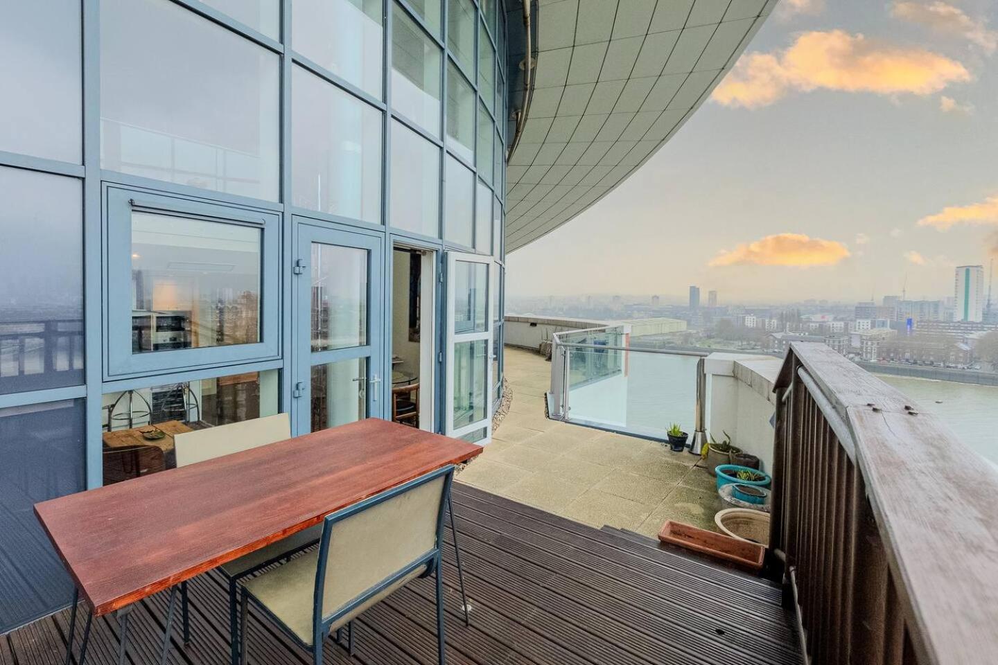 Apartment Canary Wharf Riverside Penthouse