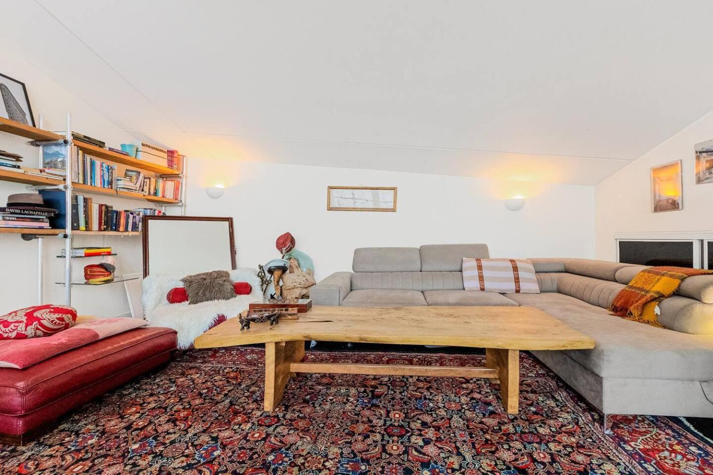 Canary Wharf Riverside Penthouse Apartment London