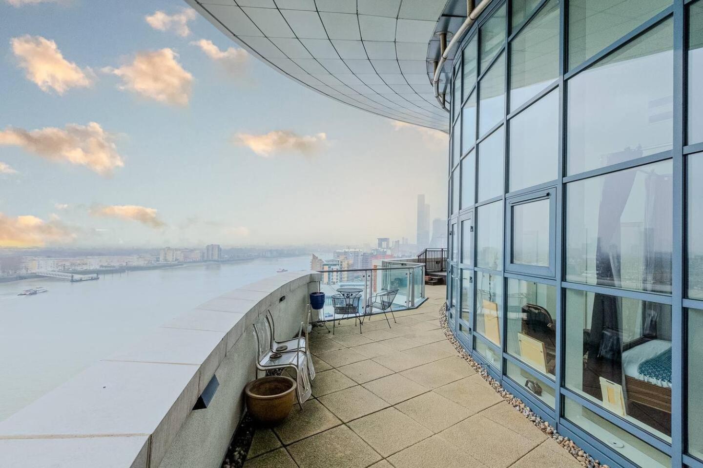 Apartment Canary Wharf Riverside Penthouse