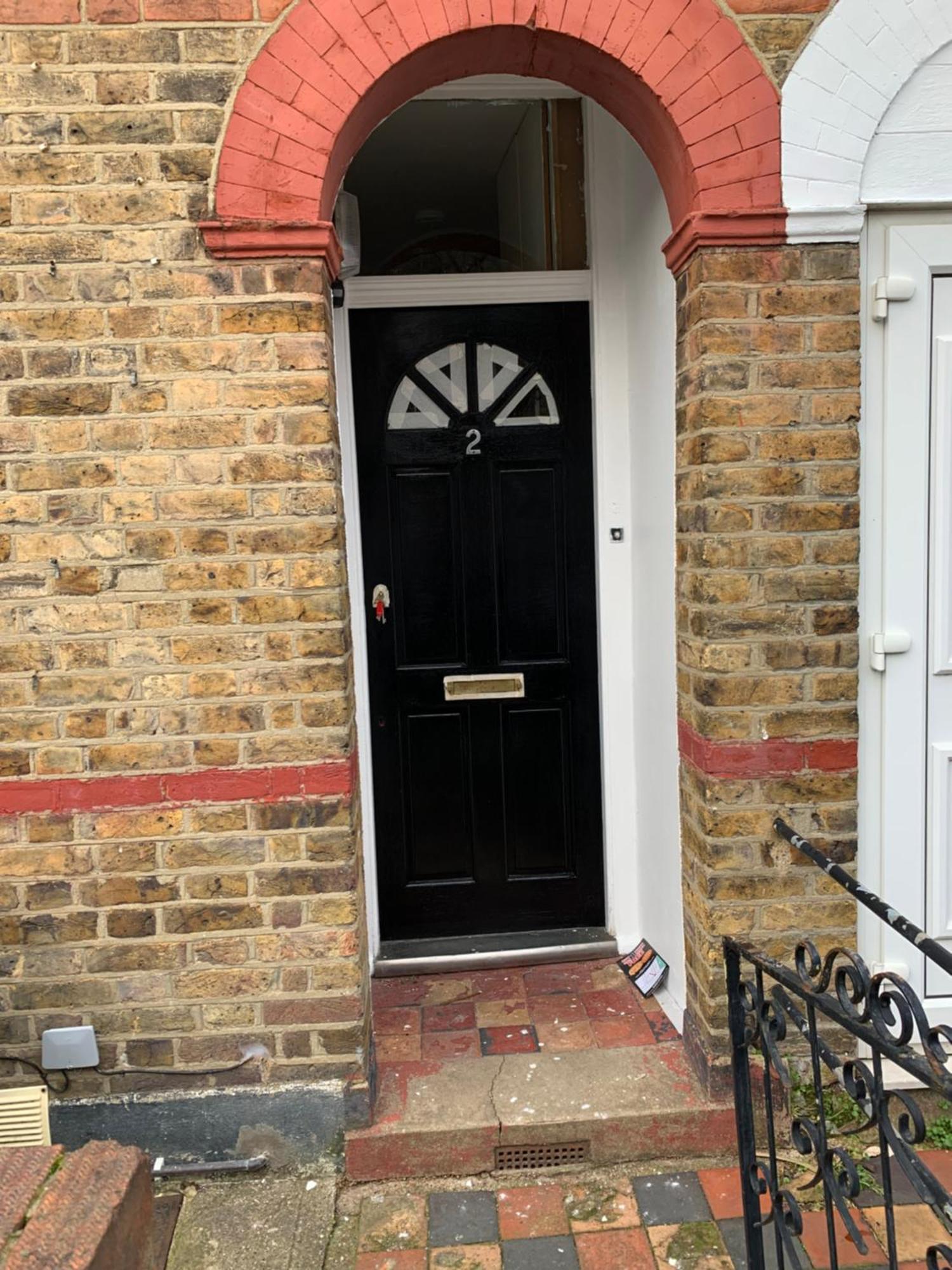 35 Mins To London. 3 Bedrooms. 2 Bathrooms With Garden Semesterbostad