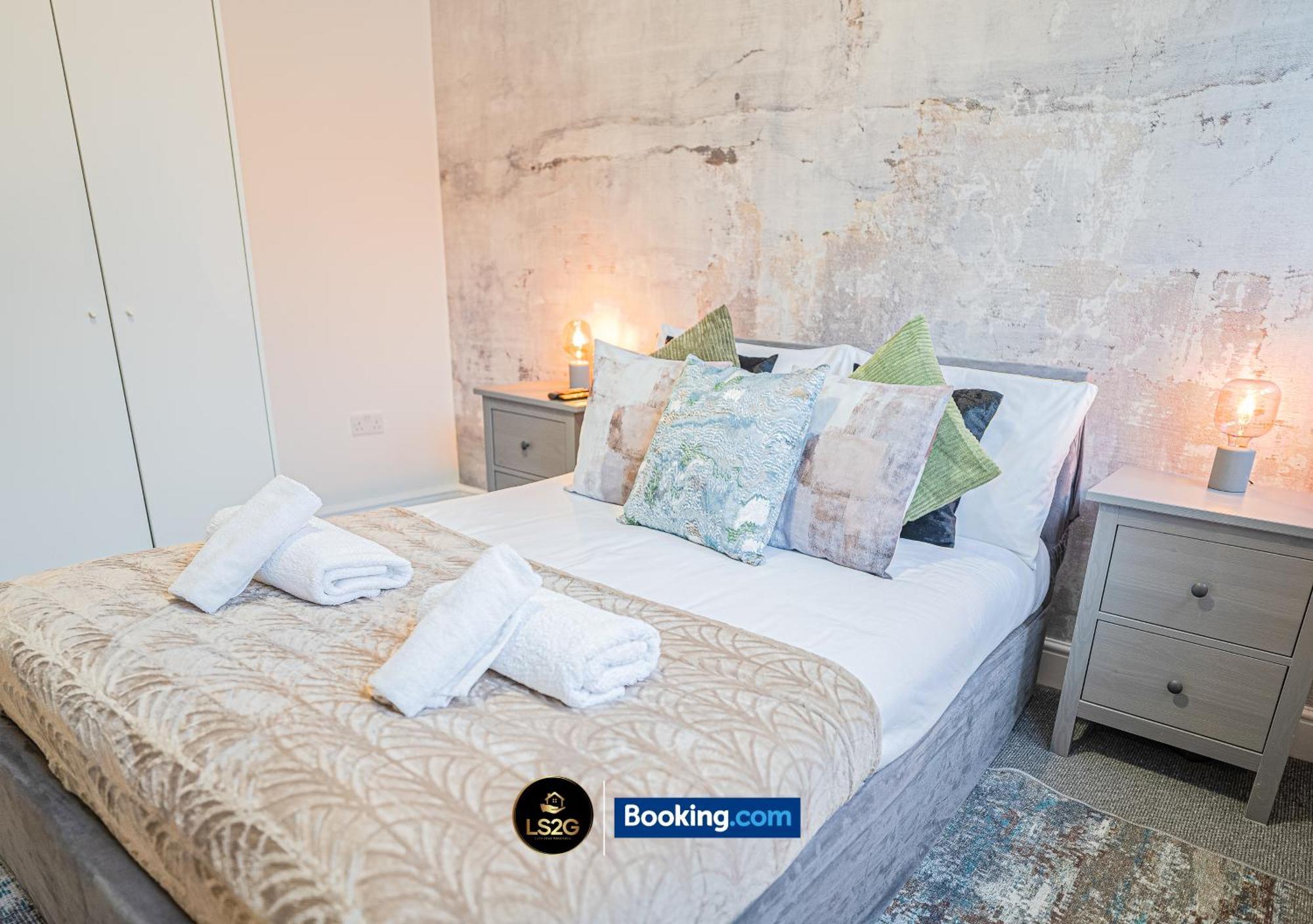 Amazing 3 Bedroom By Ls2g Short Lets & Serviced Greater With Free Wifi Londen