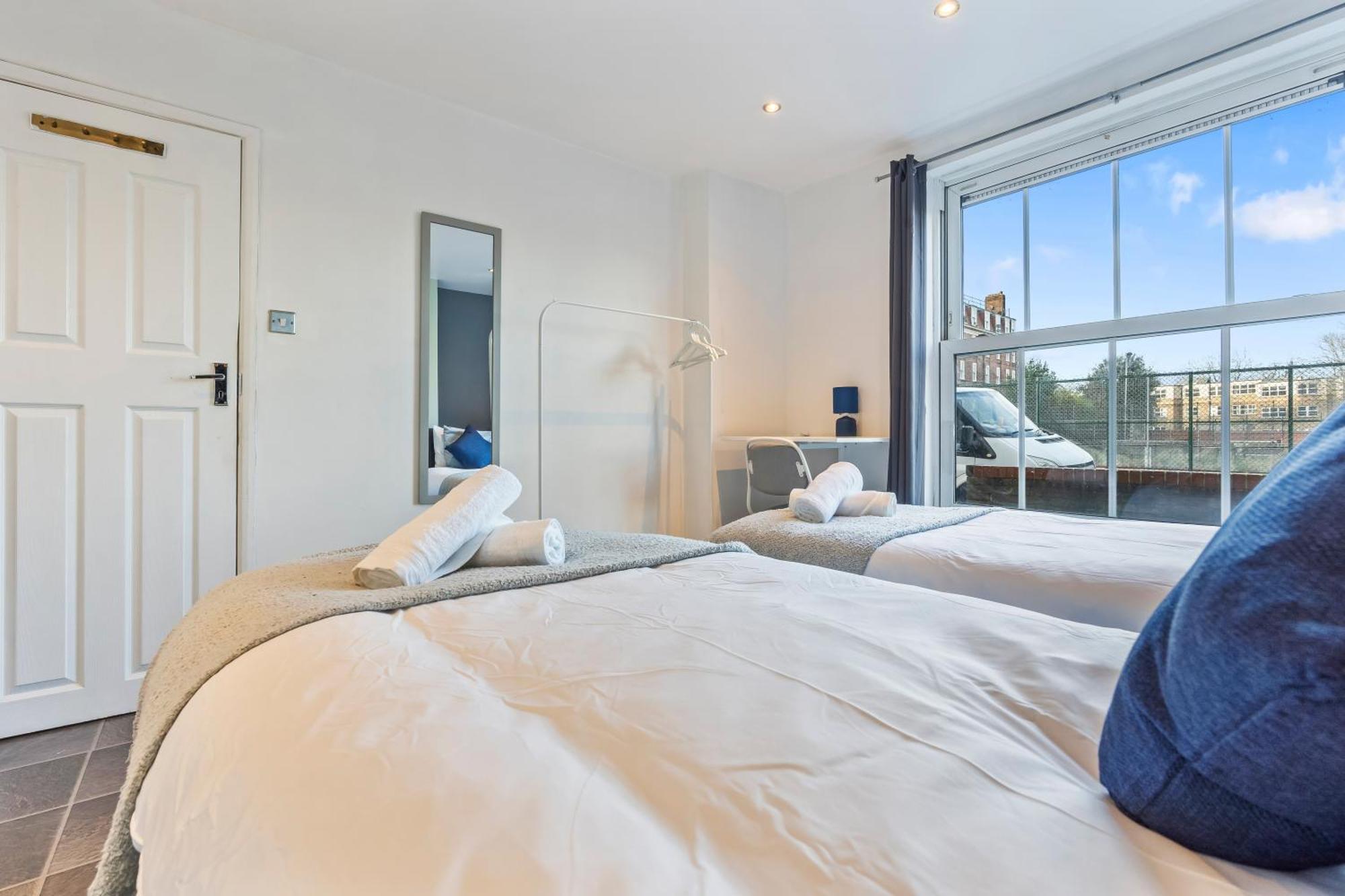 Vakantiehuis Impeccable 4-bed House In Brixton Londen