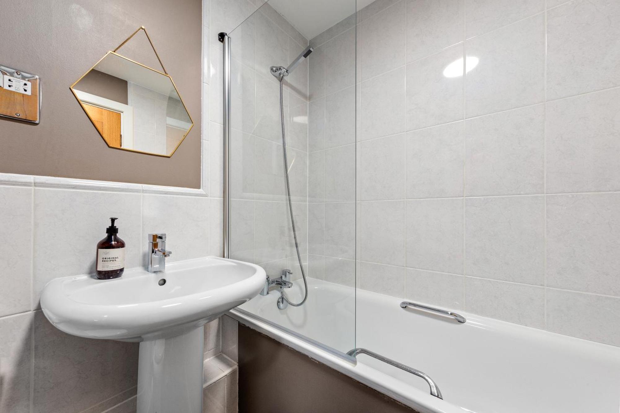 St, George Wharf Vauxhall Bridge Large 2bedrooms With River View Panoramic Balcony Lägenhet
