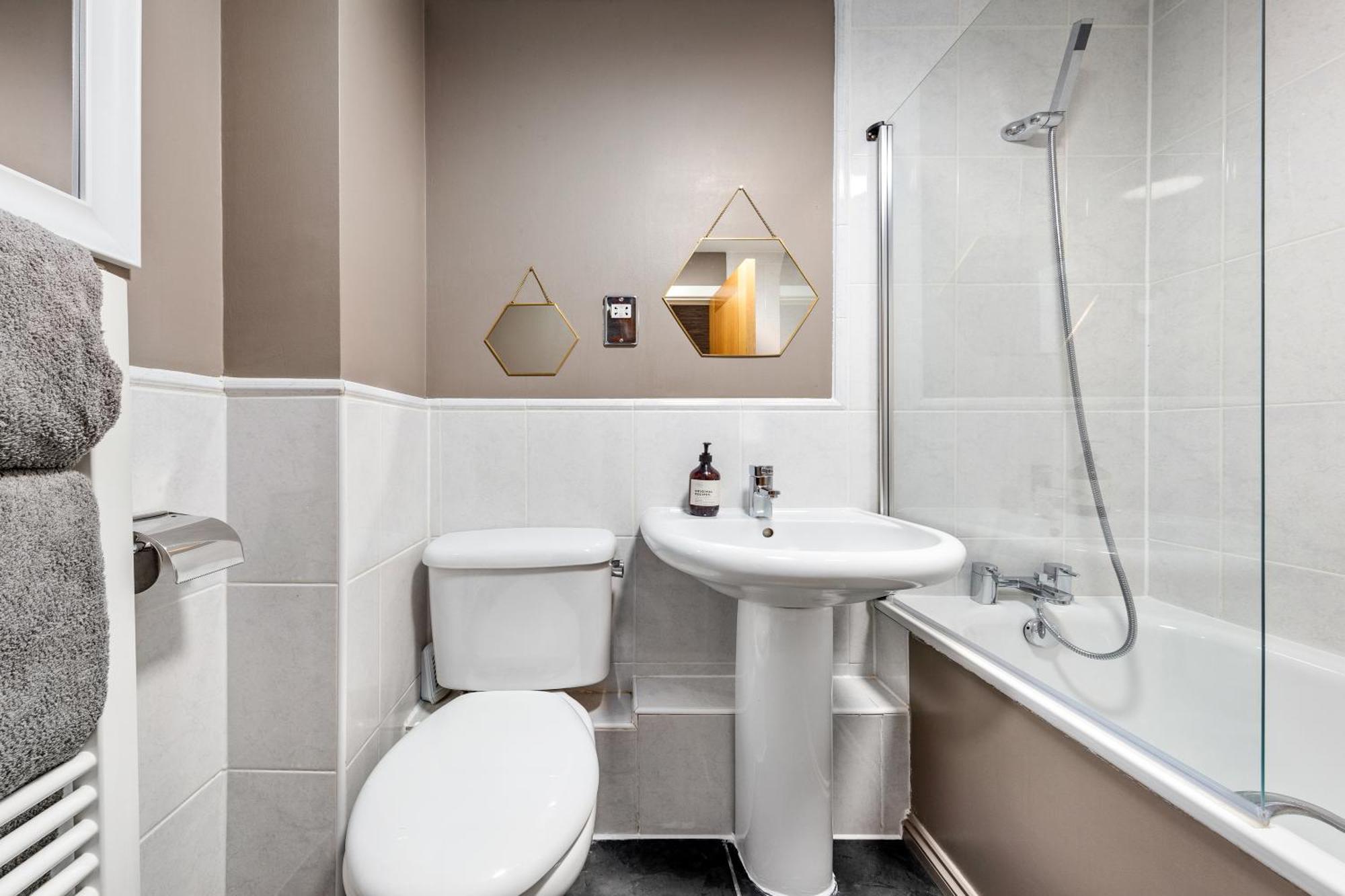 St, George Wharf Vauxhall Bridge Large 2bedrooms With River View Panoramic Balcony Lägenhet *