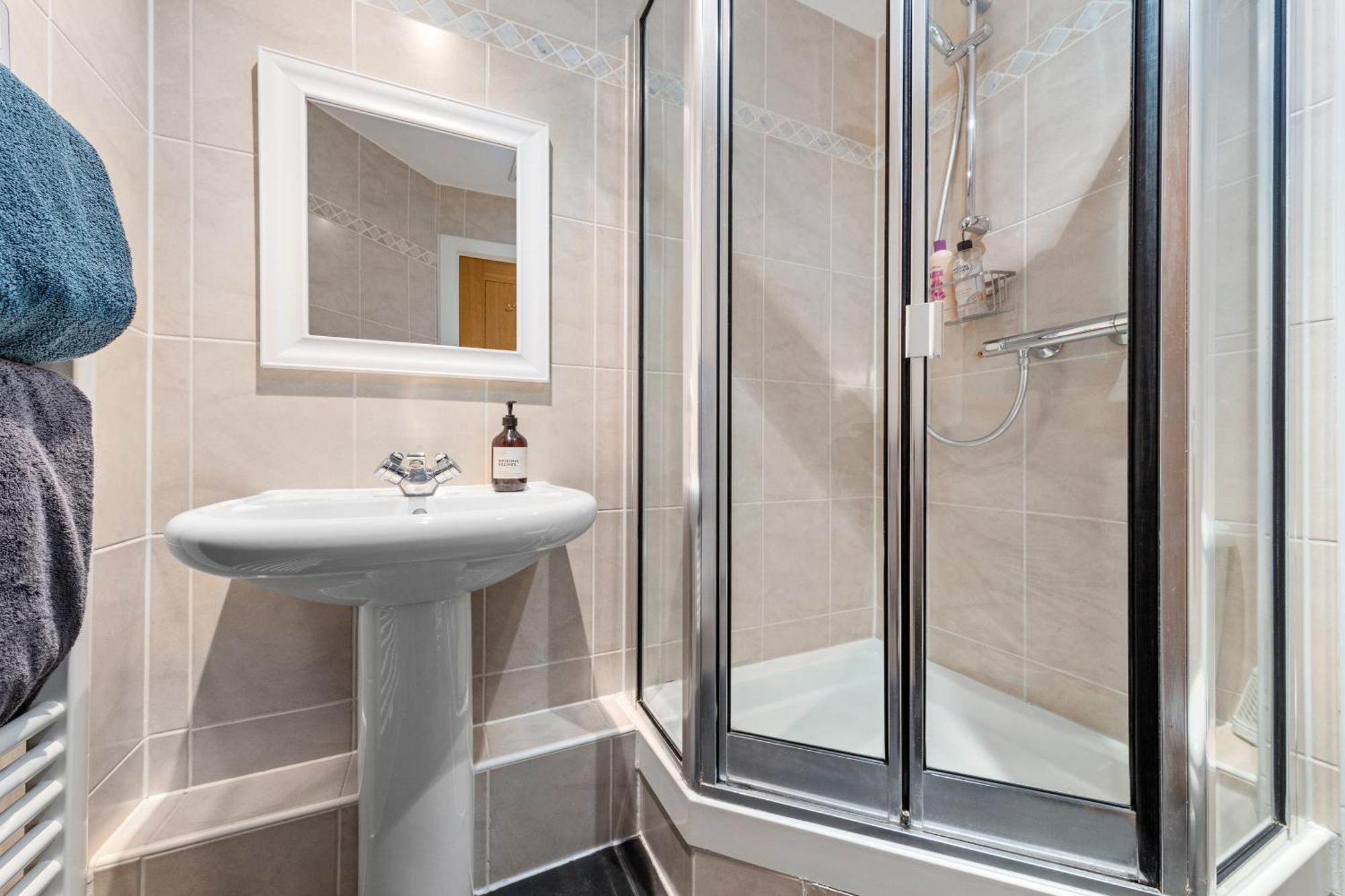 St, George Wharf Vauxhall Bridge Large 2bedrooms With River View Panoramic Balcony Lägenhet