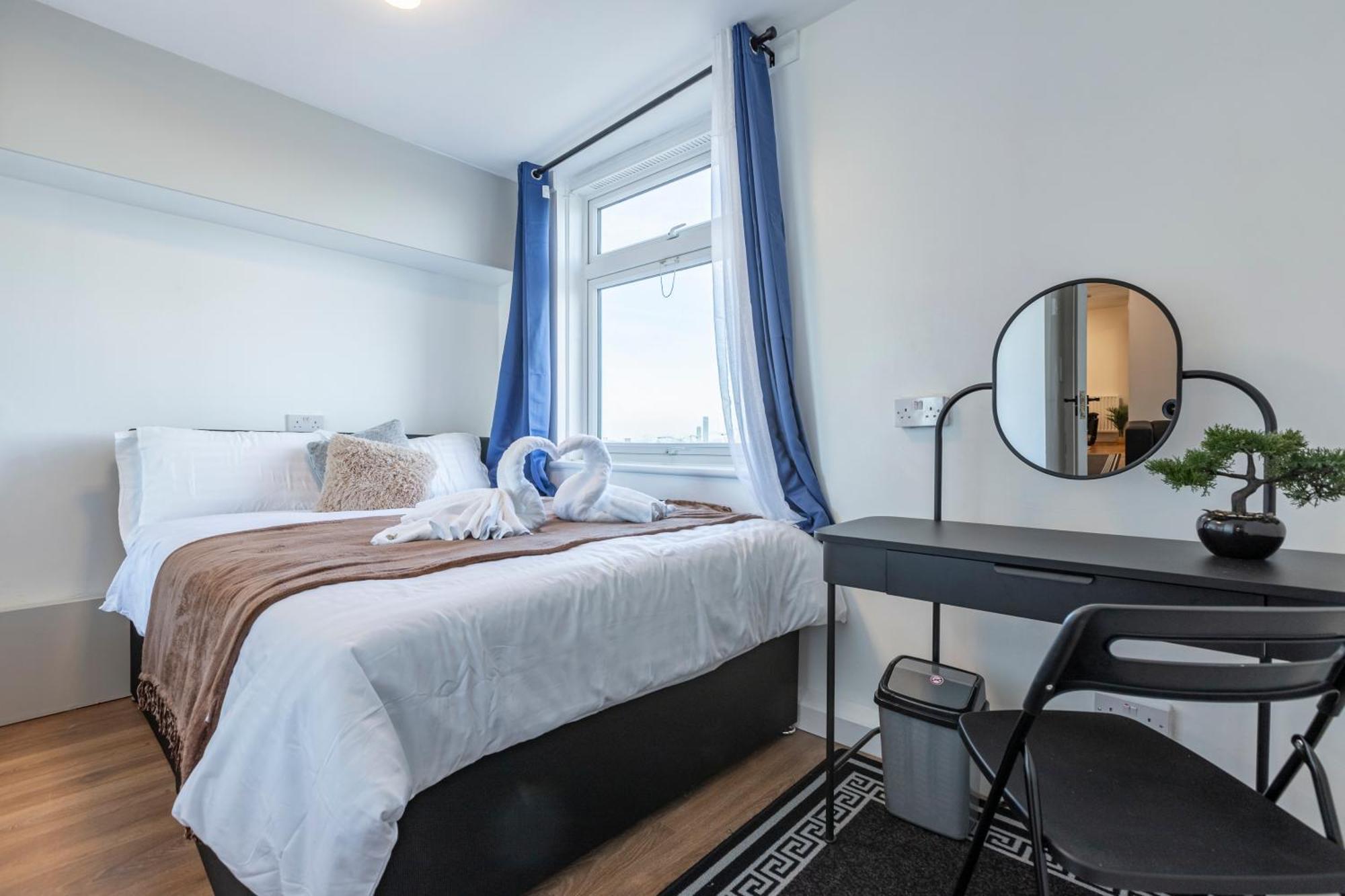 Shepherds Haven Luxury 4 Bed Flat With Self Check In Londra