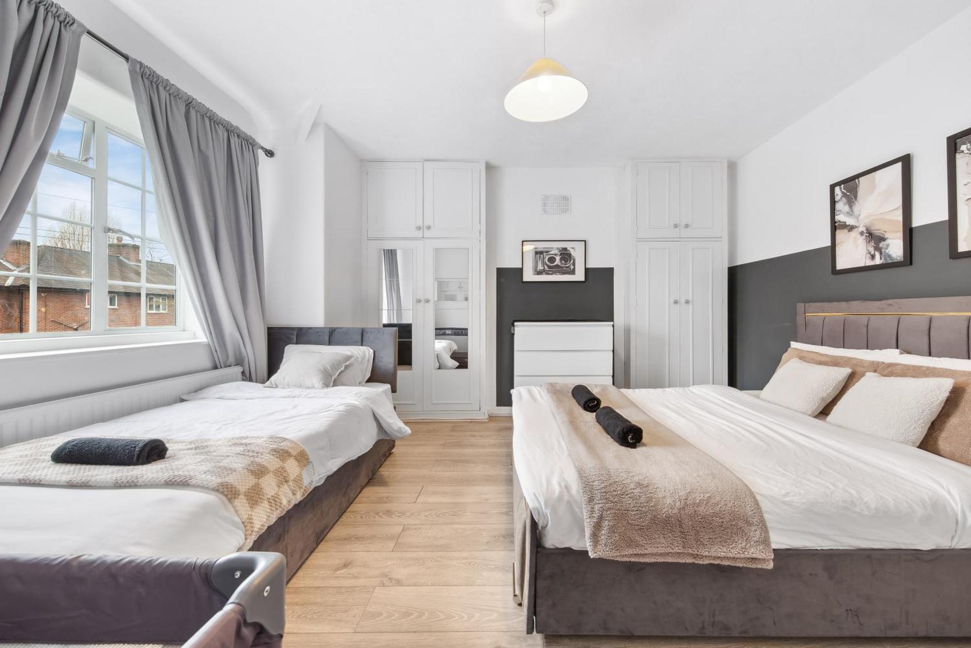 Luxe Jacuzzi - Sleeps 7 - Putney Bridge Feriehus London