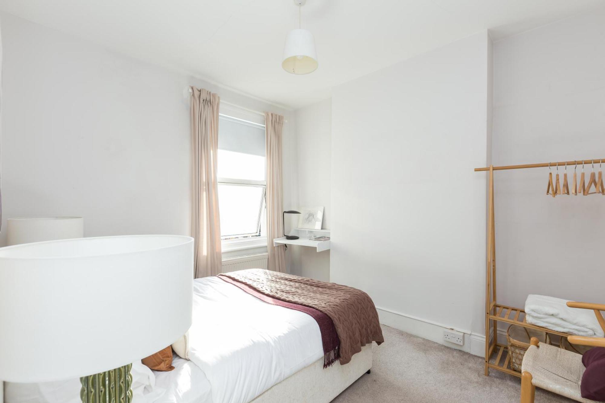 Feriehus Newly Renovated Large 4-5 Bedroom House *