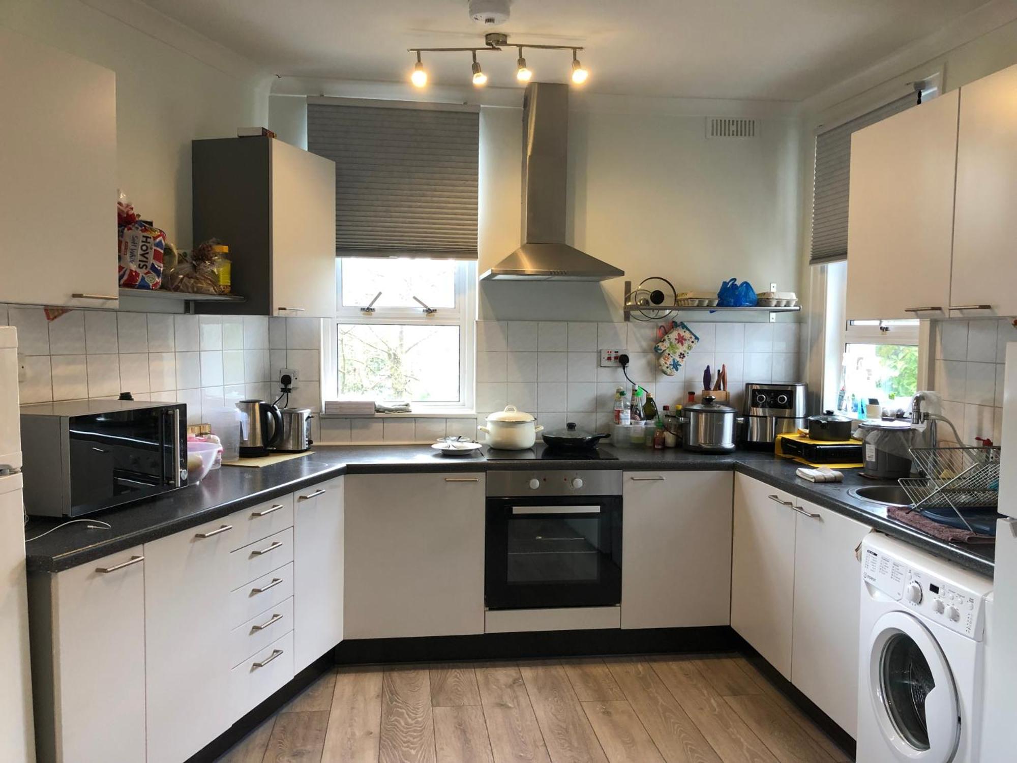 Large Private In Kensal Rise Of *