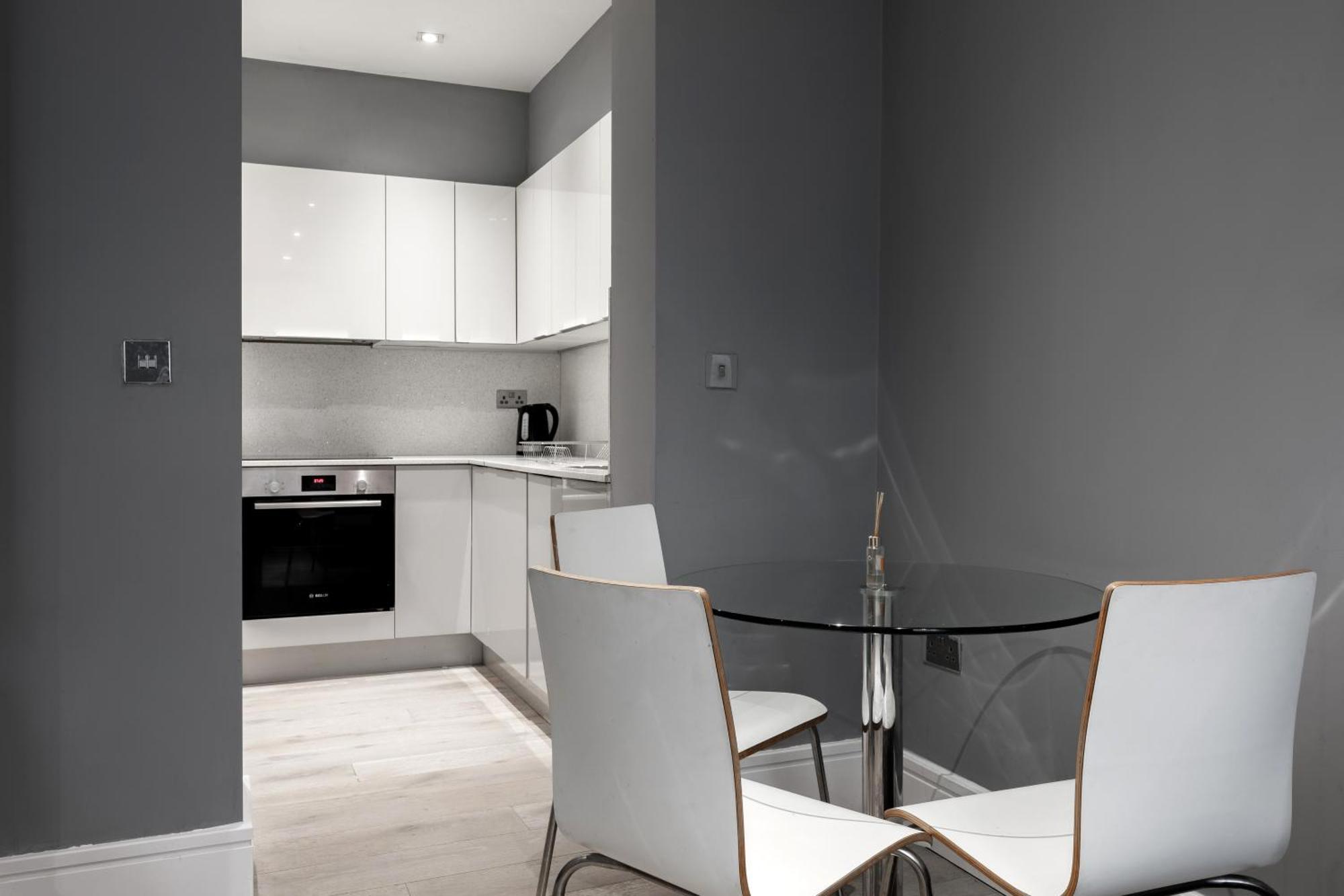 Superb 2 Bedroom Near Edgware Road Station * Londra