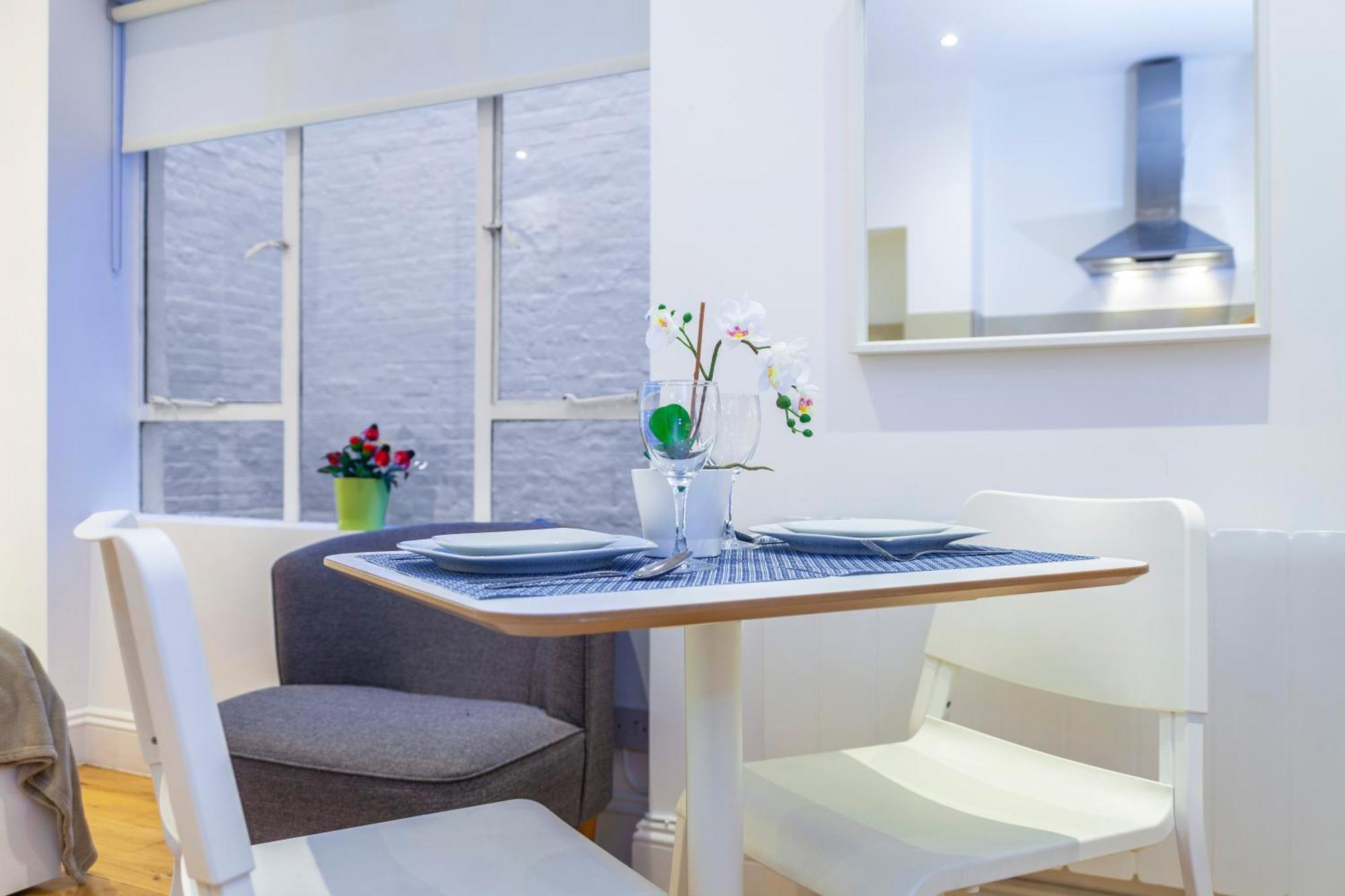 Apartment Perfect Self-contained Radiant With Patio