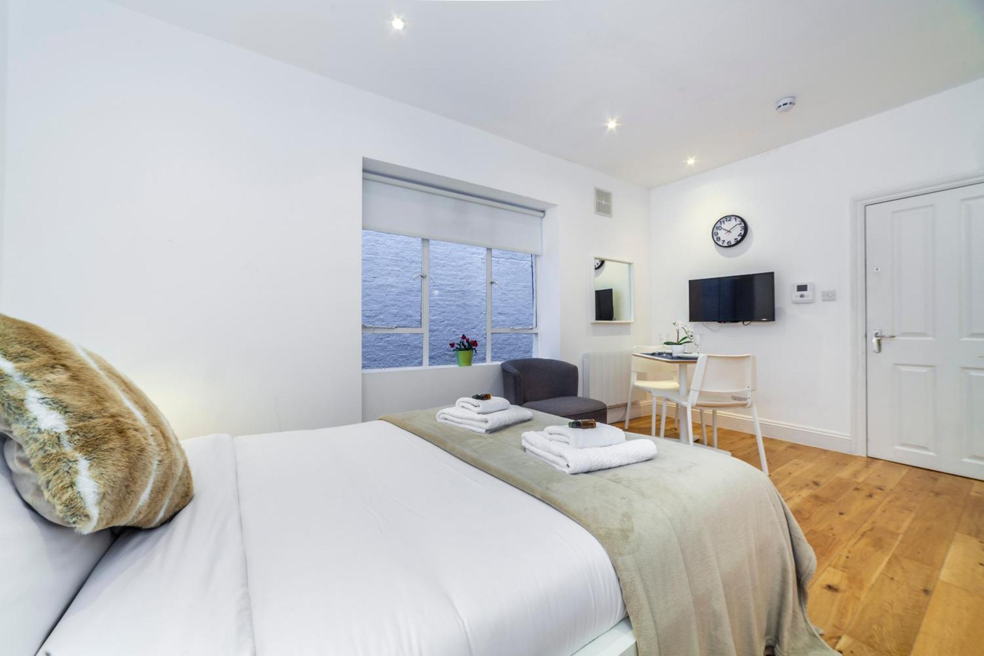 Perfect Self-contained Radiant With Patio Apartment