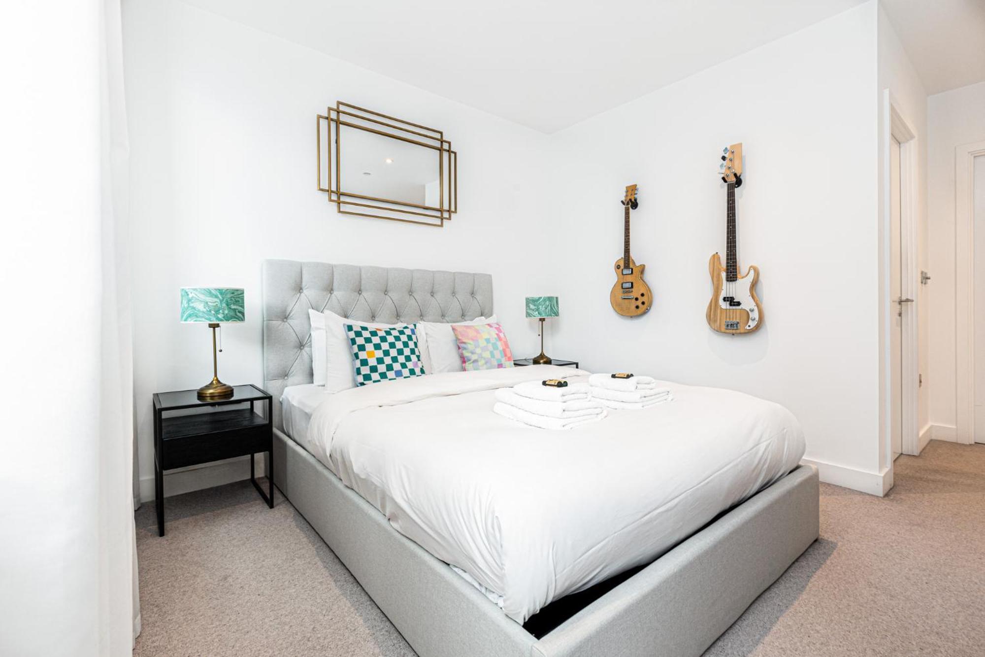 Gorgeous 1br With Balcony, 2min Tottenham Hale Tube Londen