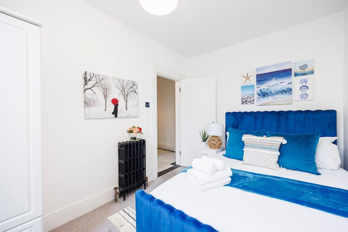 Bridge Compact Apartment, Sleeps 3 , Tube 3 Mins Walk , Zone 1 , Weekly Offers Appartamento Londra