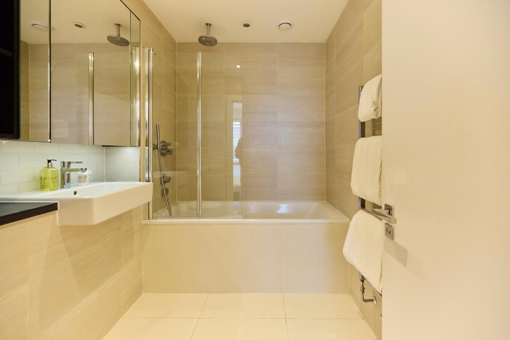 The Heathside Haven - Modern 3bdr With Garden Lejlighed London