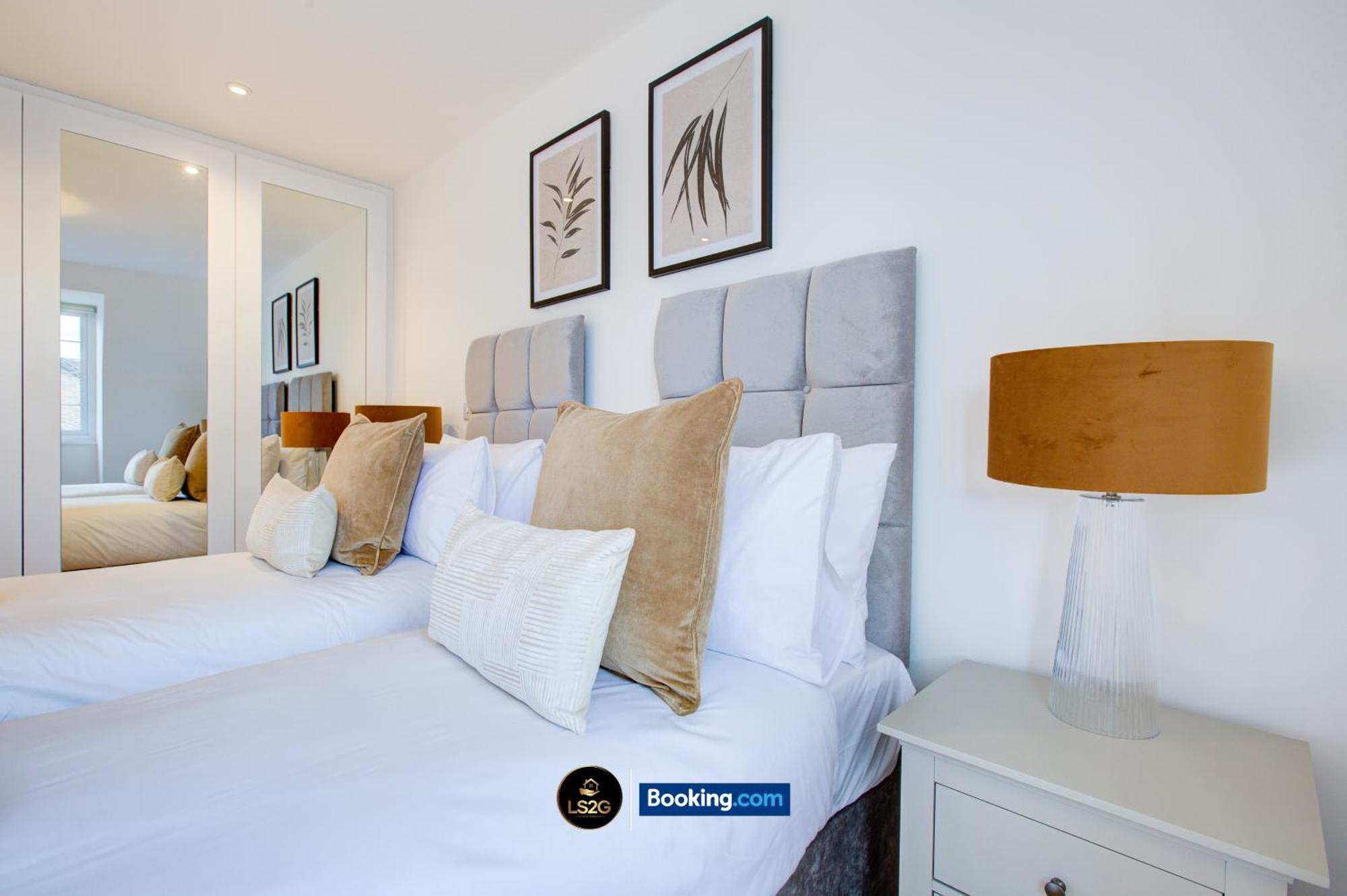 2 Bedroom By Ls2g Short Lets & Serviced Greater With Private Balcony Lägenhet London