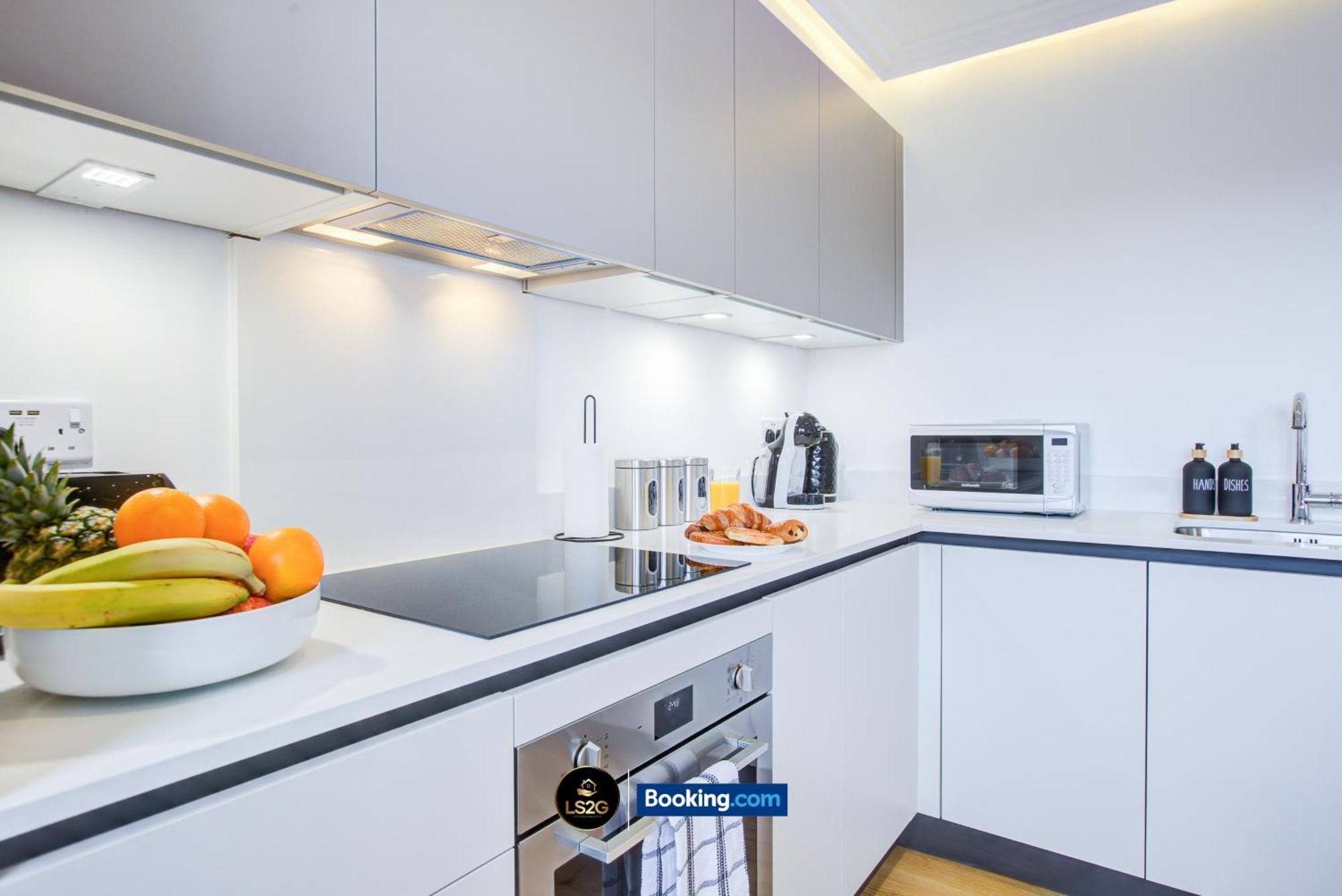 2 Bedroom By Ls2g Short Lets & Serviced Greater With Private Balcony Lägenhet London
