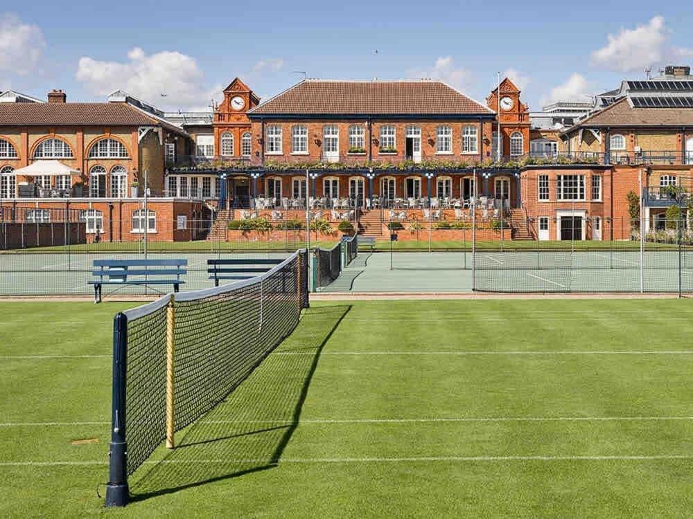 Barons Court 3 Bed, 50 Meters From Queens Tennis Club Apartment