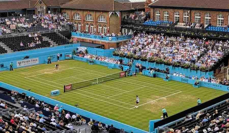 Barons Court 3 Bed, 50 Meters From Queens Tennis Club Apartment London